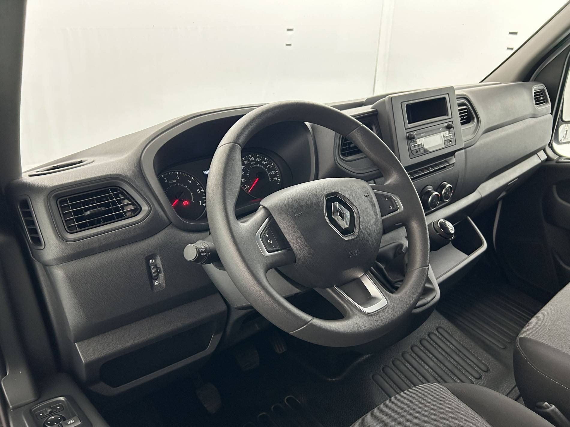 Vente en ligne Renault Master Fourgon MASTER FGN TRAC F3500 L3H3 BLUE DCI 135 au prix de 28 790 €