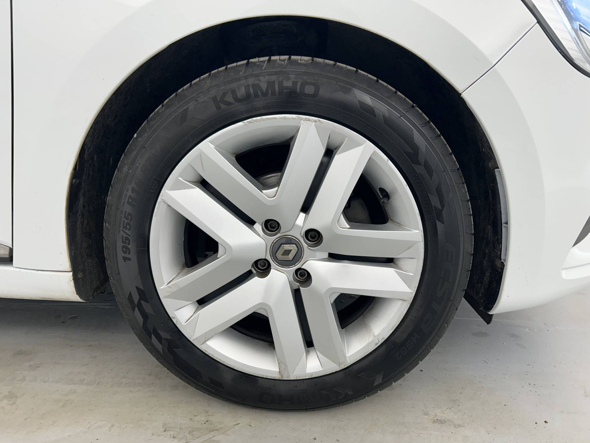 Vente en ligne Renault Clio 5 Clio SCe 75 au prix de 10 490 €