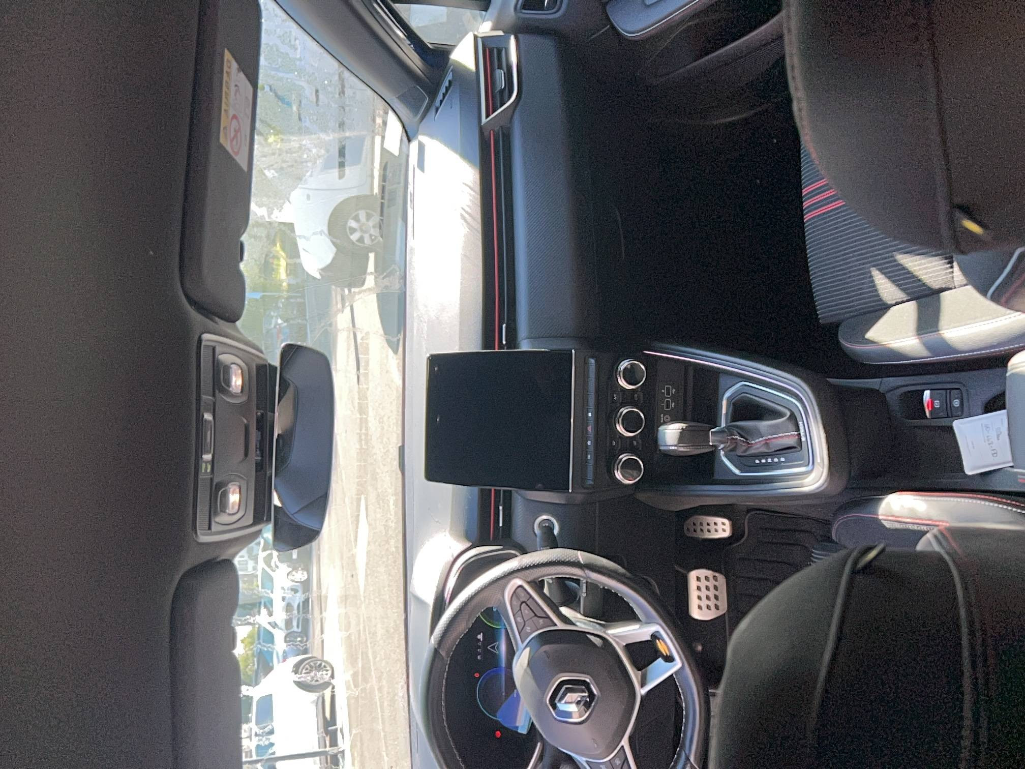 Vente en ligne Renault Clio 5 Clio E-Tech 140 - 21N au prix de 17 490 €