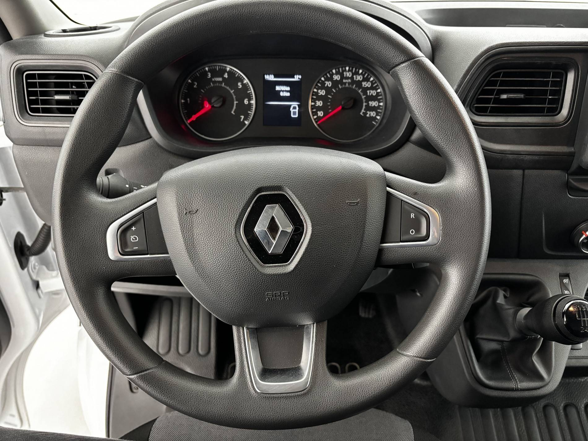 Vente en ligne Renault Master Fourgon MASTER FGN TRAC F3500 L2H2 BLUE DCI 135 au prix de 23 590 €