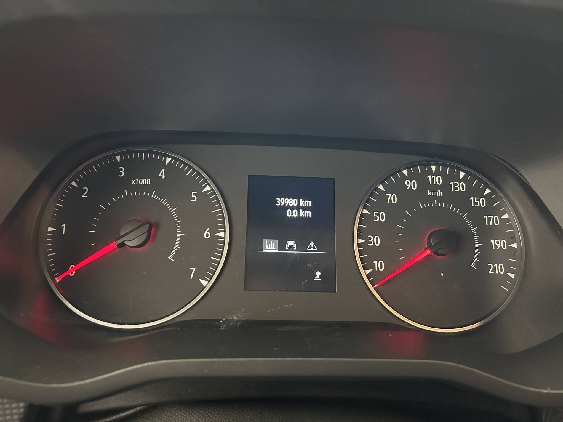 Vente en ligne Renault Trafic 3 Fourgon TRAFIC FG BLUE DCI 130 L1H1 3T GSR2 au prix de 23 990 €