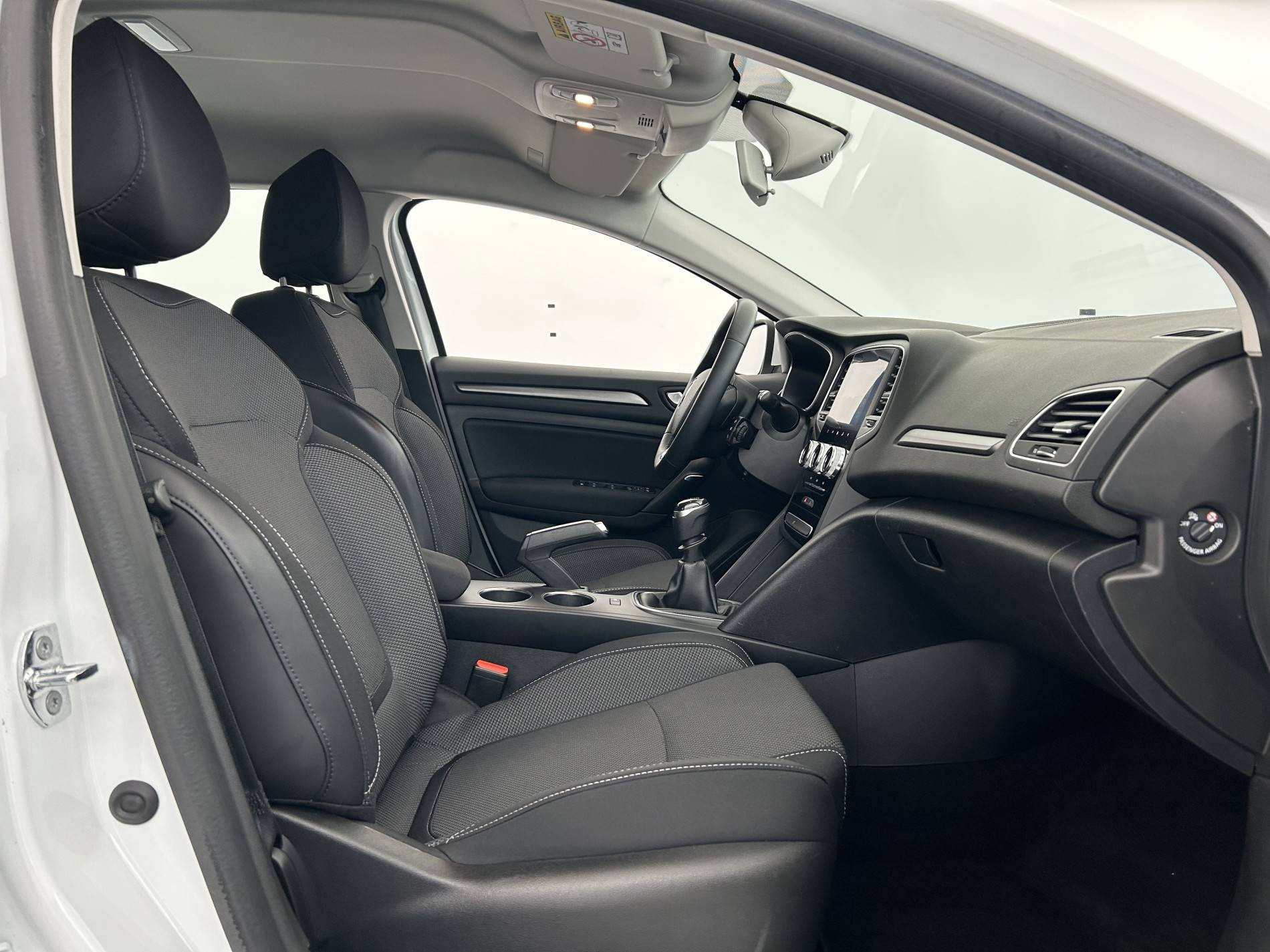 Vente en ligne Renault Megane 4 Estate  Blue dCi 115 au prix de 18 990 €