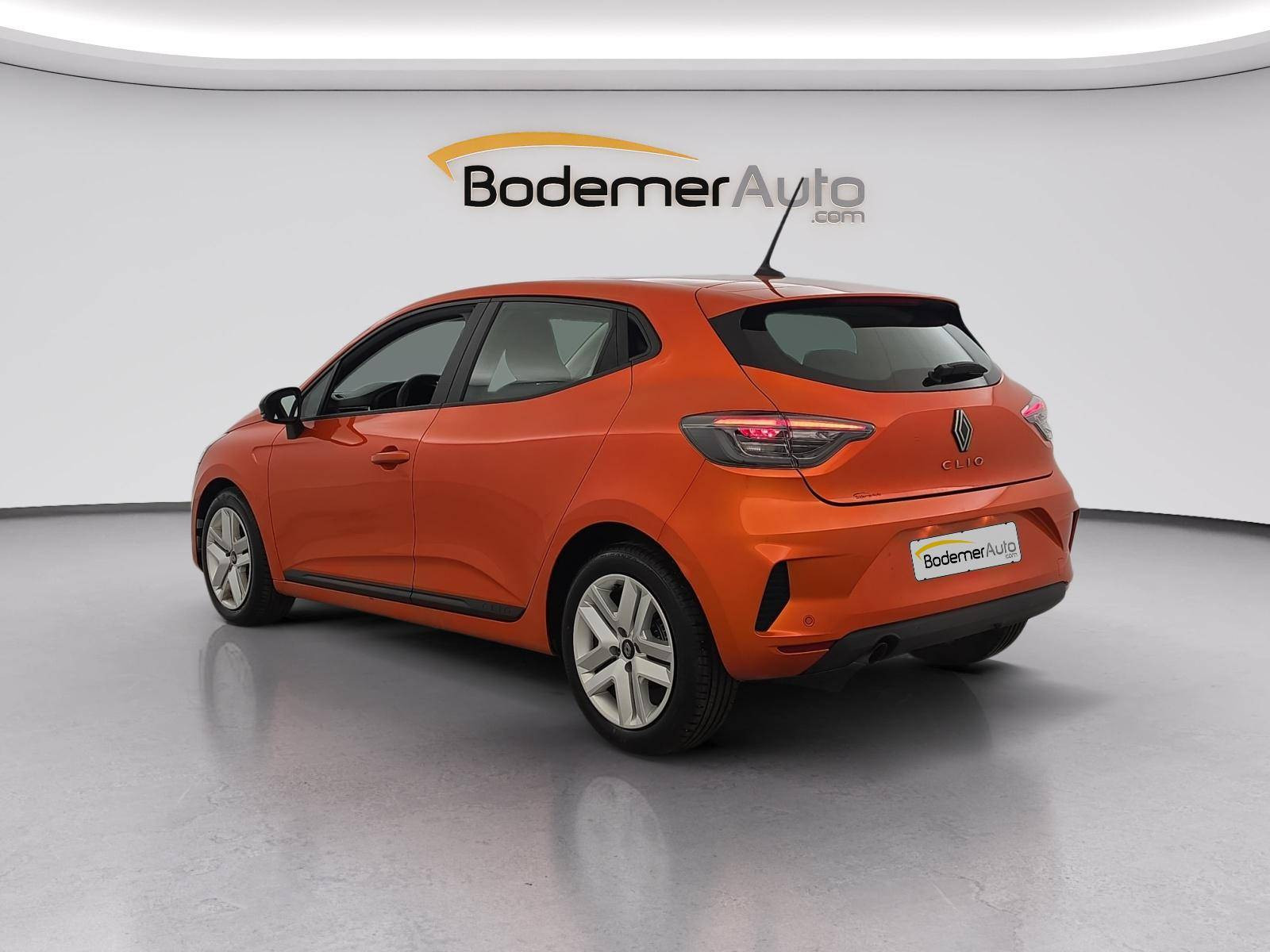 Vente en ligne Renault Clio 5 Clio TCe 90 au prix de 15 290 €