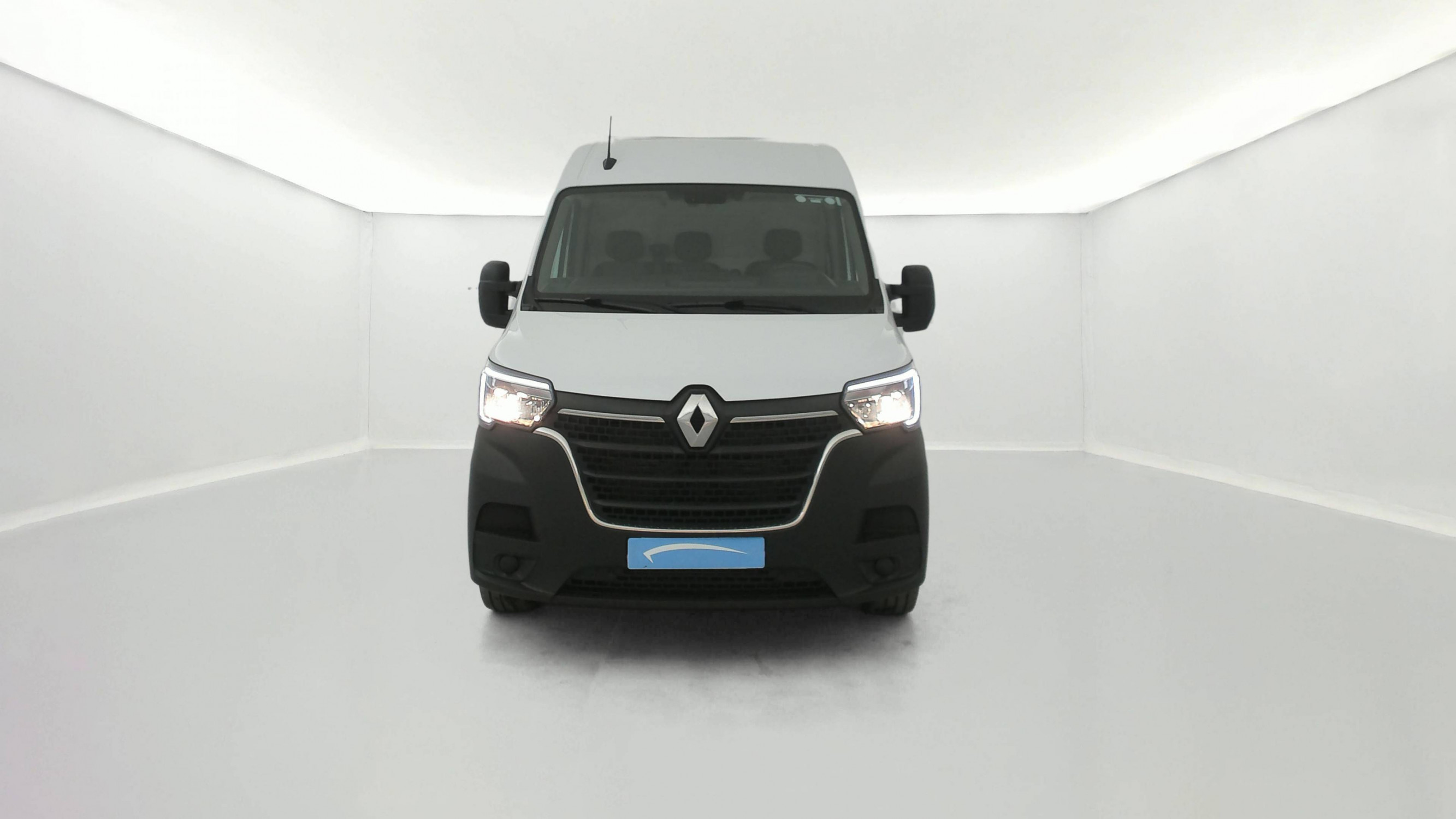 Vente en ligne Renault Master Fourgon MASTER FGN TRAC F3500 L2H2 BLUE DCI 135 au prix de 22 990 €