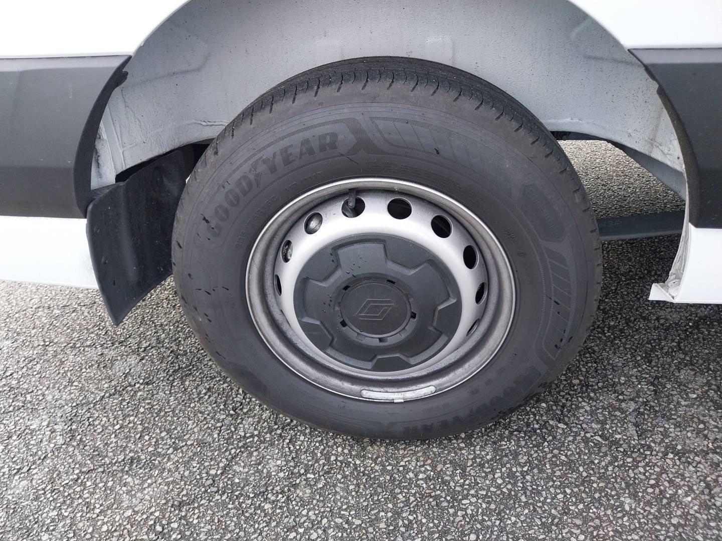 Vente en ligne Renault Master Fourgon MASTER FG BLUE DCI 130 L2H2 3T5 TR au prix de 30 990 €