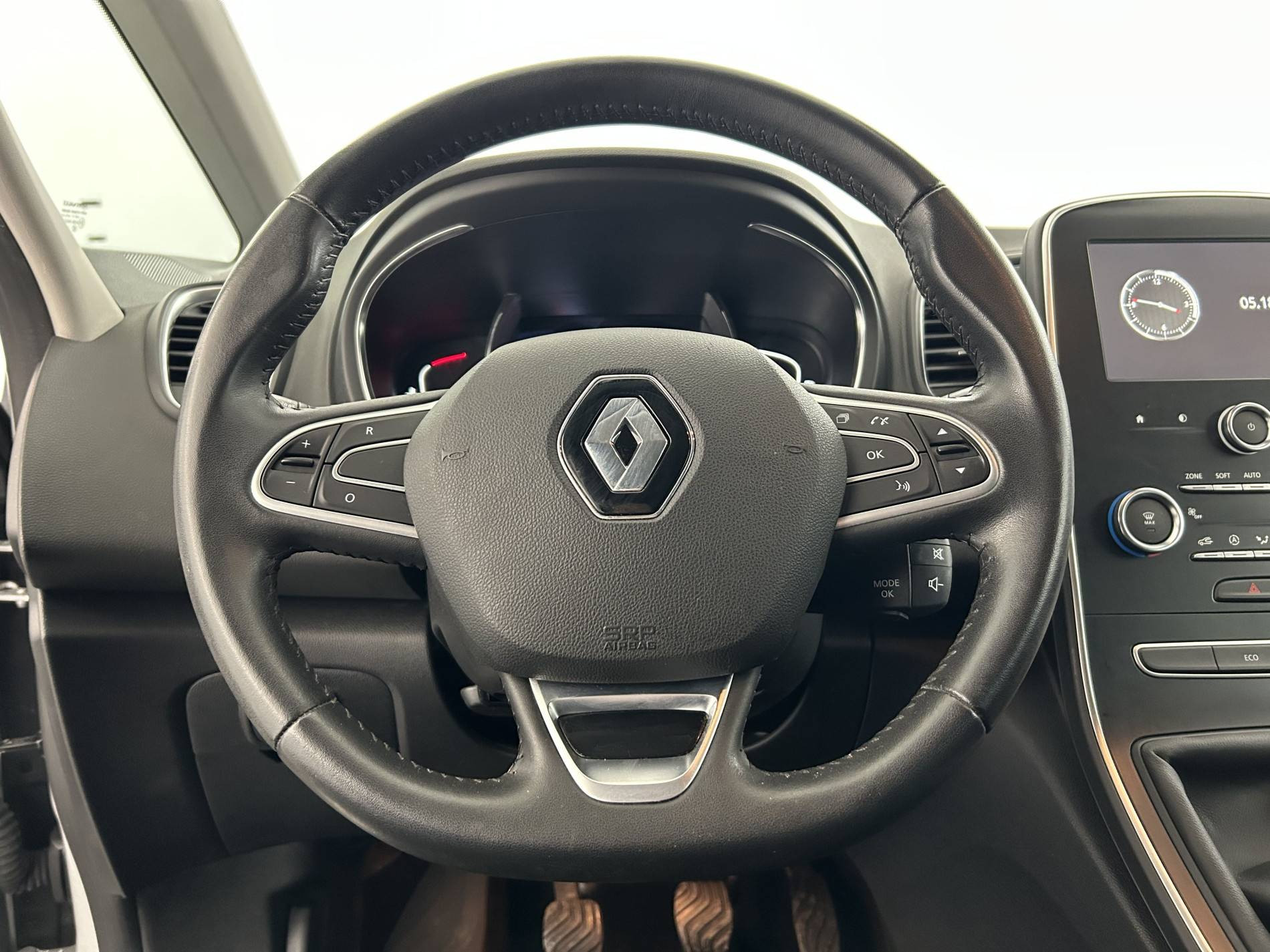 Vente en ligne Renault Scenic 4 Scenic TCe 115 FAP au prix de 13 390 €