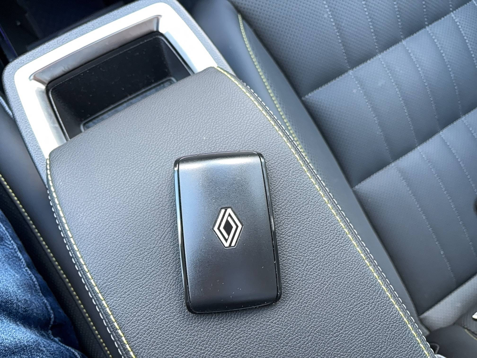 Vente en ligne Renault Scenic E-Tech Scenic E-Tech électrique 220 ch grande autonomie au prix de 47 900 €