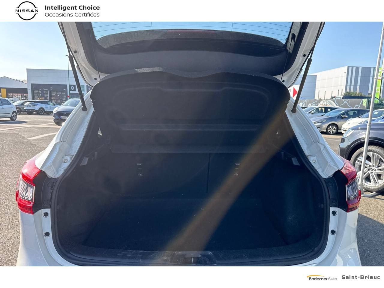 Vente en ligne Nissan Qashqai Qashqai 1.5 dCi 115 DCT au prix de 18 990 €