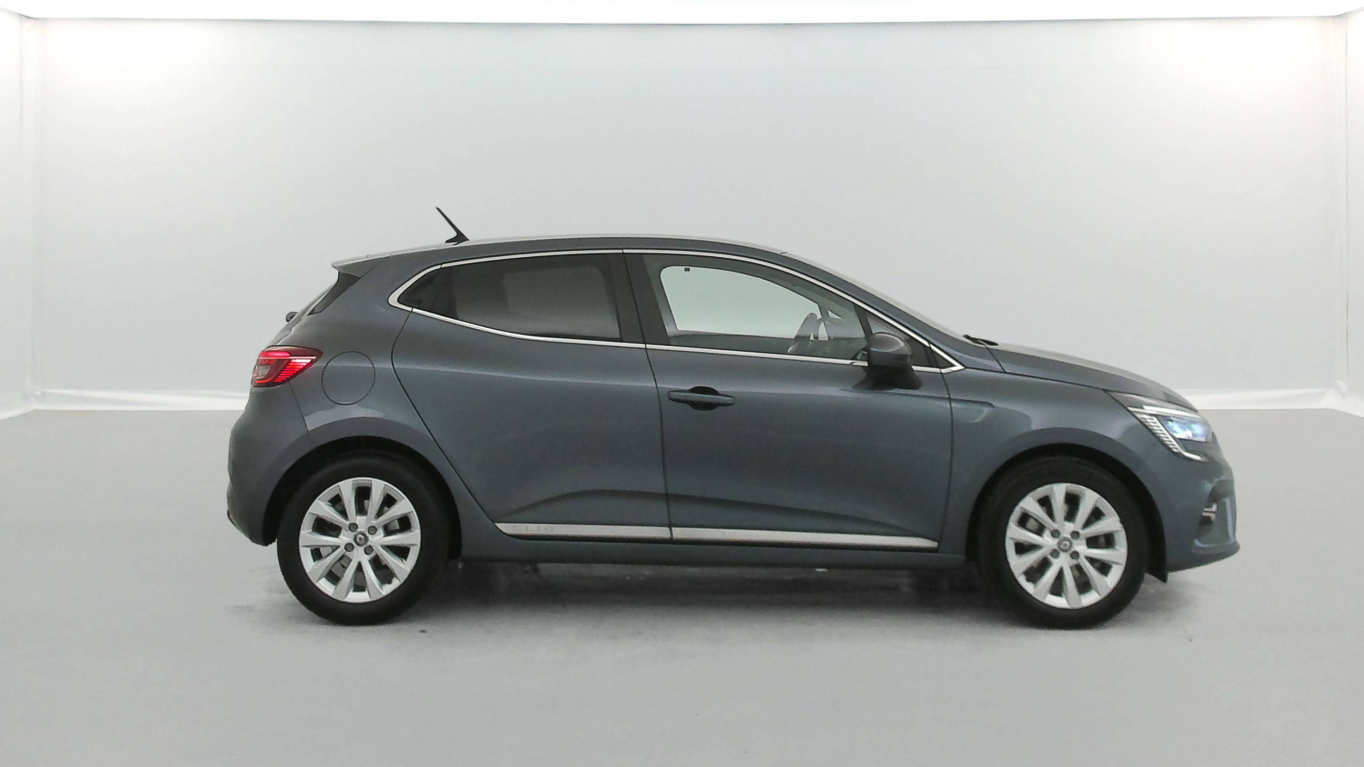 Vente en ligne Renault Clio 5 Clio TCe 130 EDC FAP au prix de 15 900 €