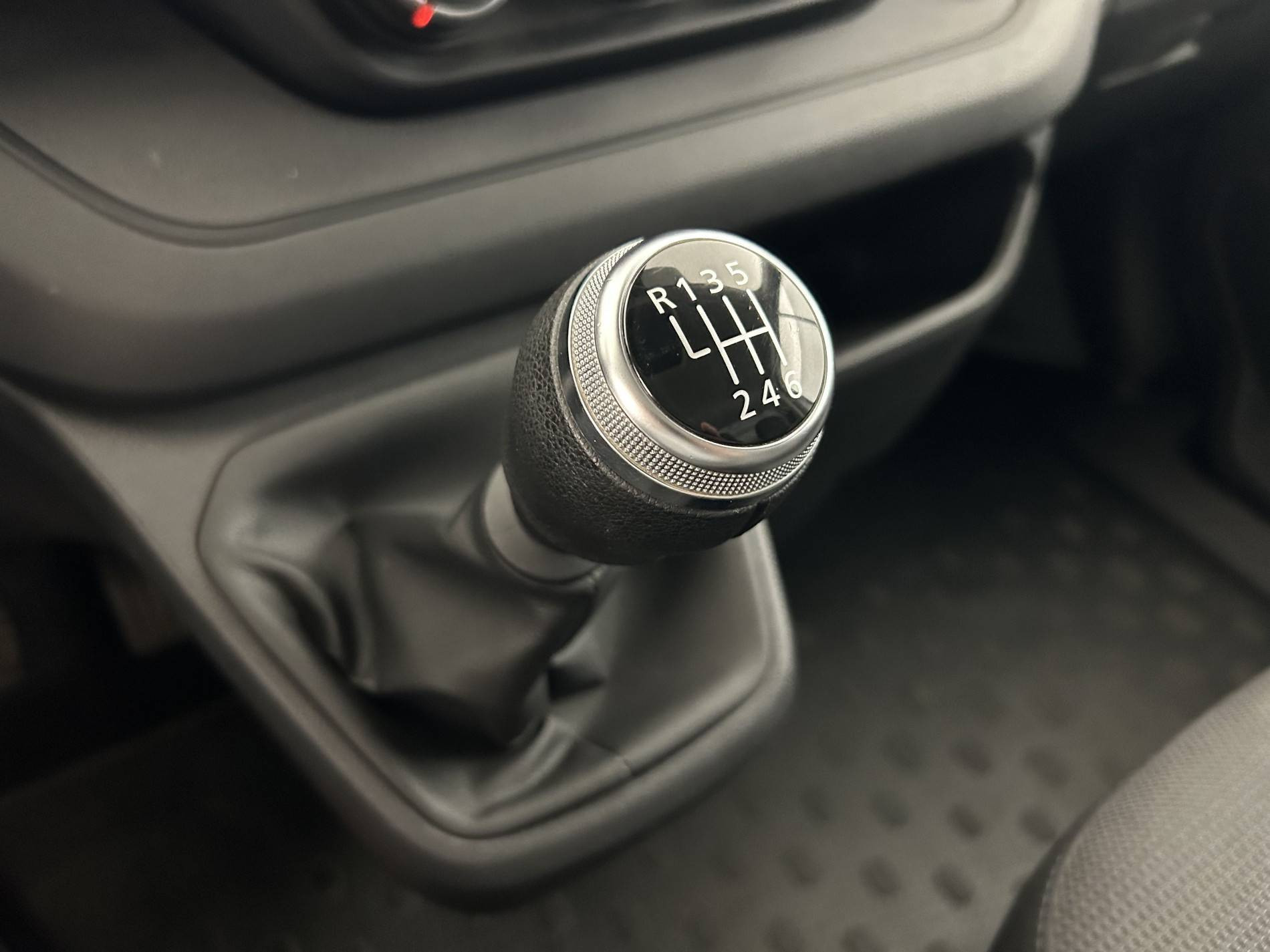 Vente en ligne Renault Trafic 3 Fourgon TRAFIC FGN L1H1 3000 KG BLUE DCI 130 au prix de 20 990 €