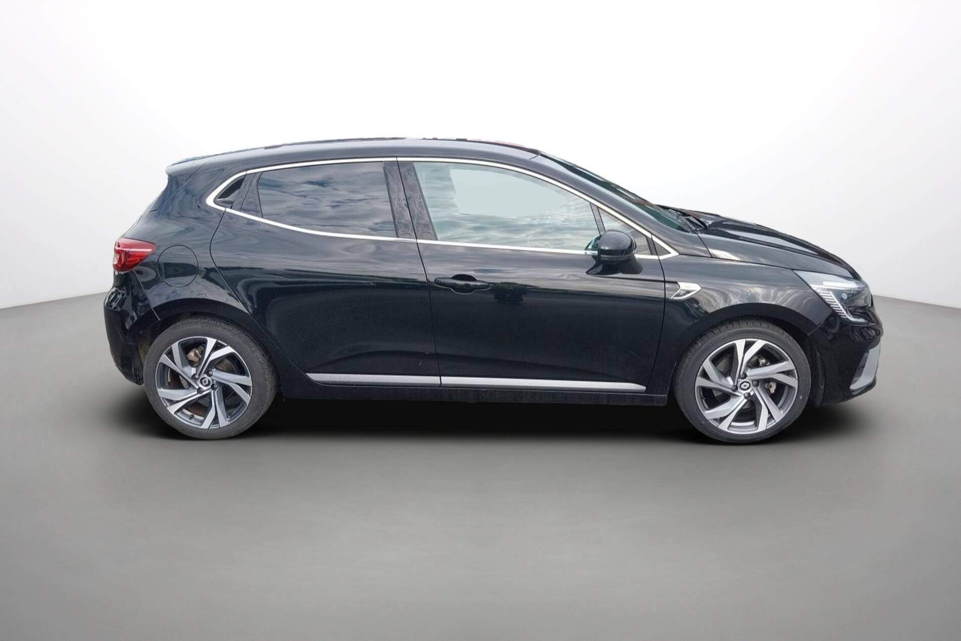 Vente en ligne Renault Clio 5 Clio E-Tech hybride 145 au prix de 17 990 €
