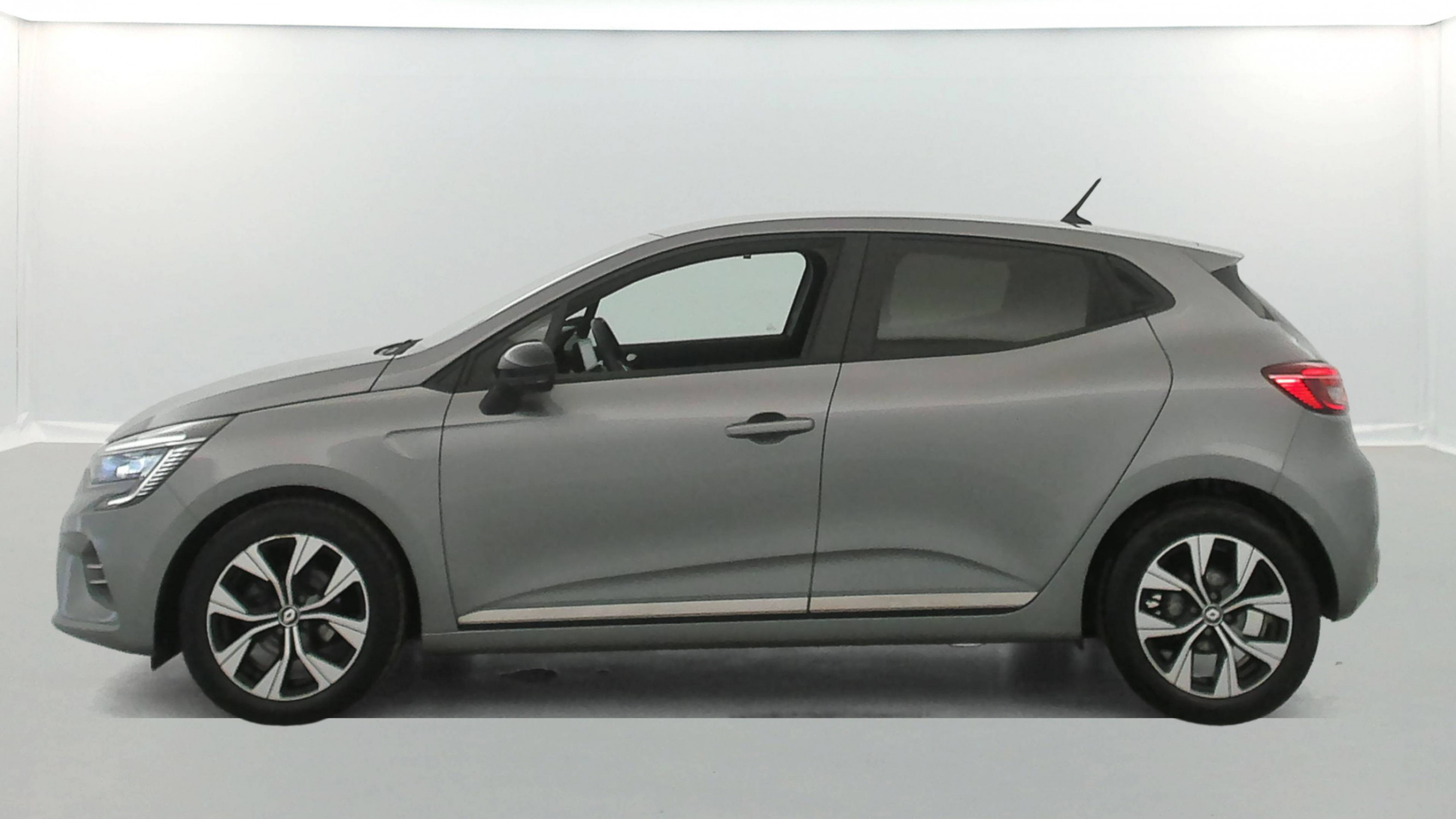 Vente en ligne Renault Clio 5 Clio TCe 90 au prix de 13 790 €