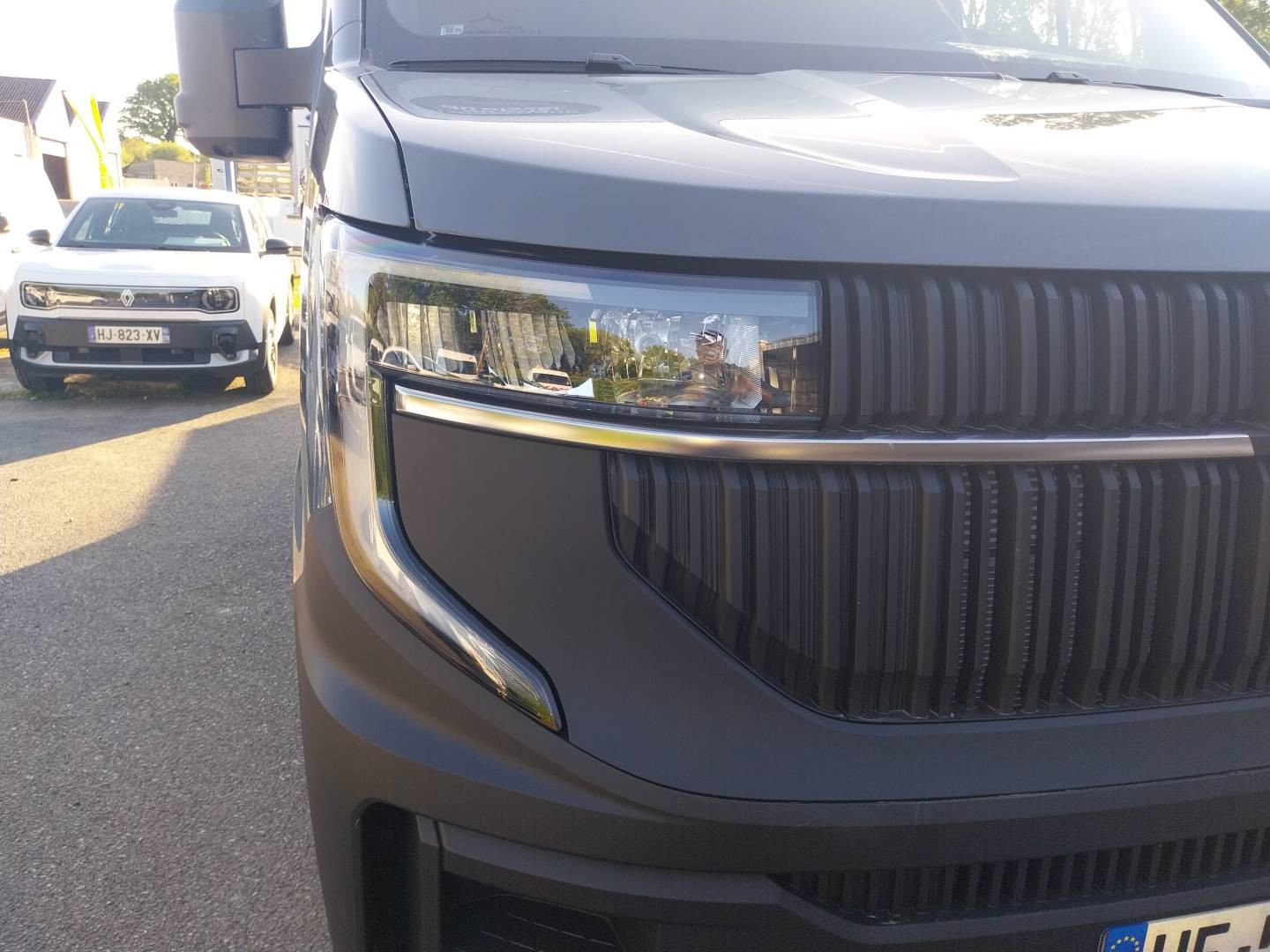 Vente en ligne Renault Master Fourgon MASTER FG BLUE DCI 170 L2H2 3T5 TR AUTO au prix de 61 800 €