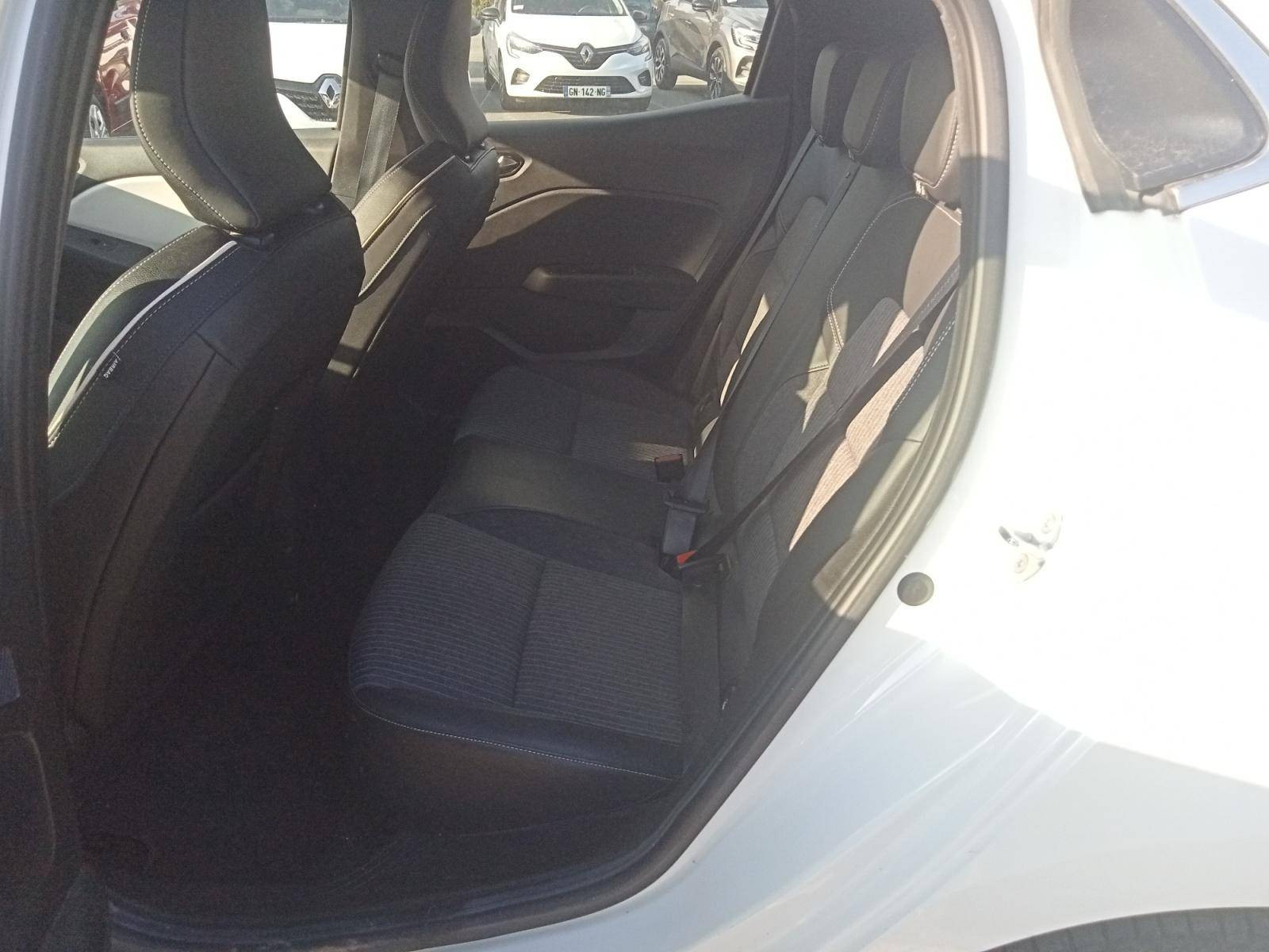 Vente en ligne Renault Clio 5 Clio TCe 90 - 21N au prix de 14 990 €