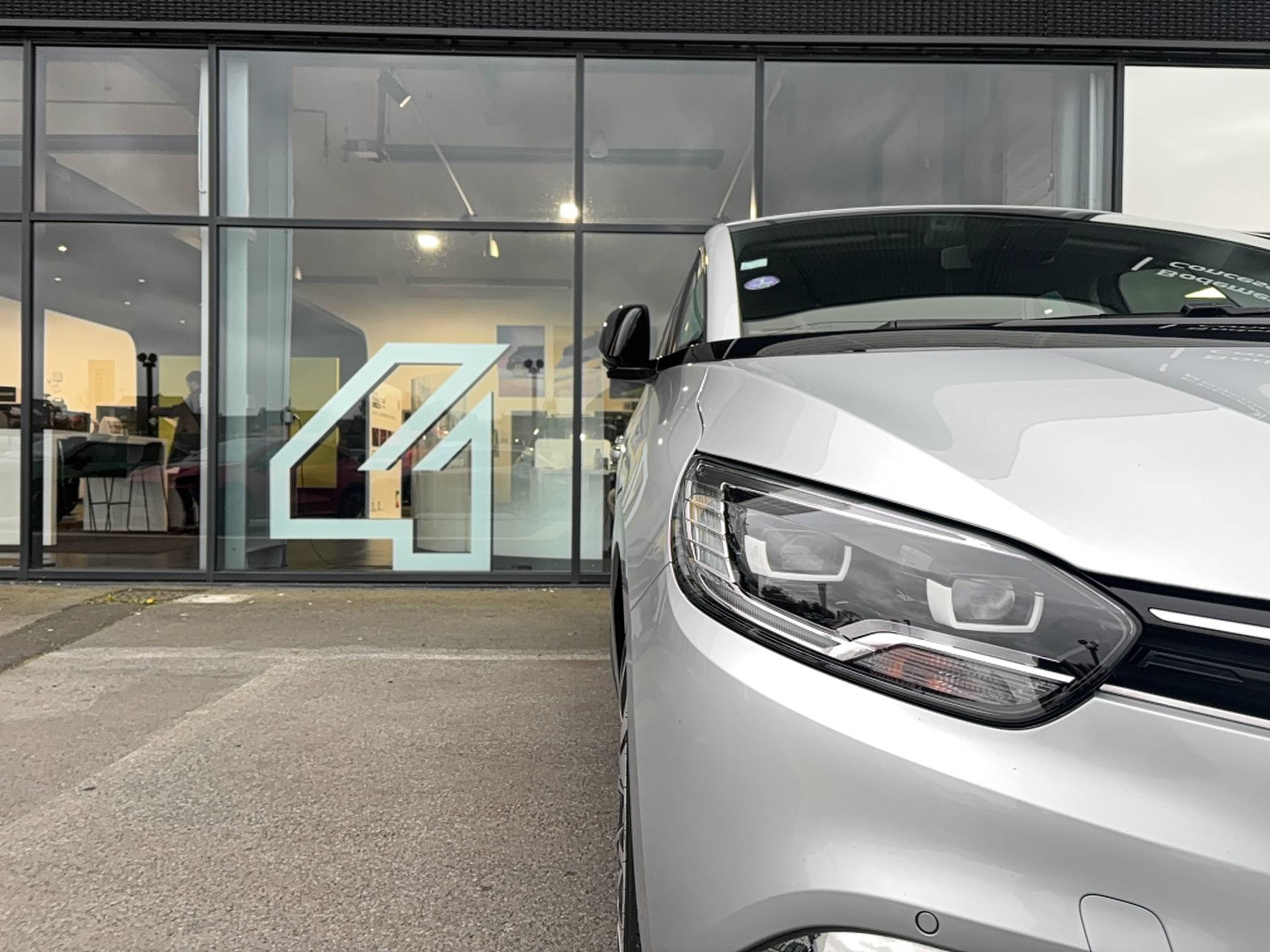 Vente en ligne Renault Grand Scenic 4 Grand Scenic TCe 140 FAP EDC - 21 au prix de 16 690 €