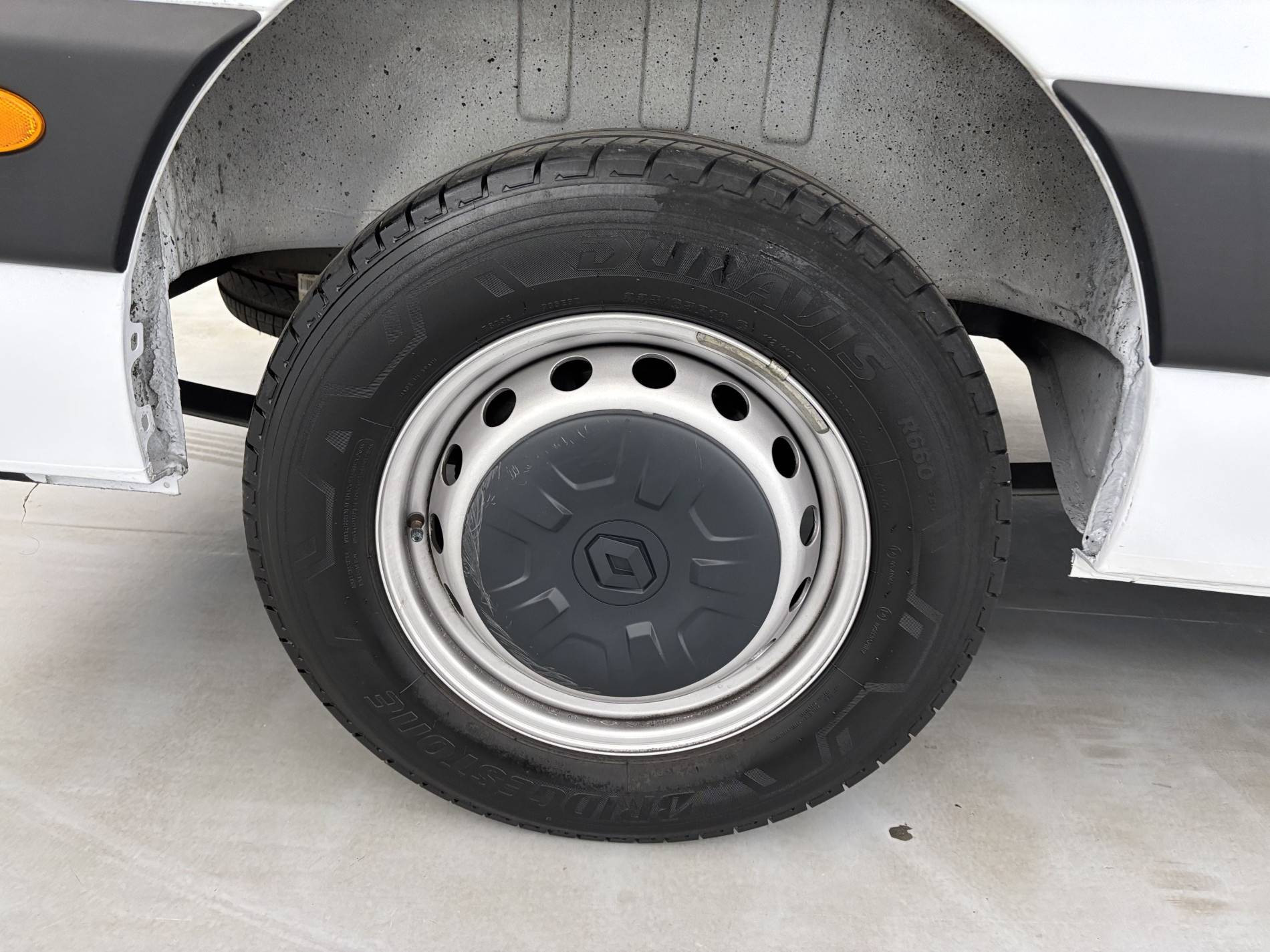 Vente en ligne Renault Master Fourgon MASTER FGN TRAC F3500 L3H3 BLUE DCI 135 au prix de 24 990 €