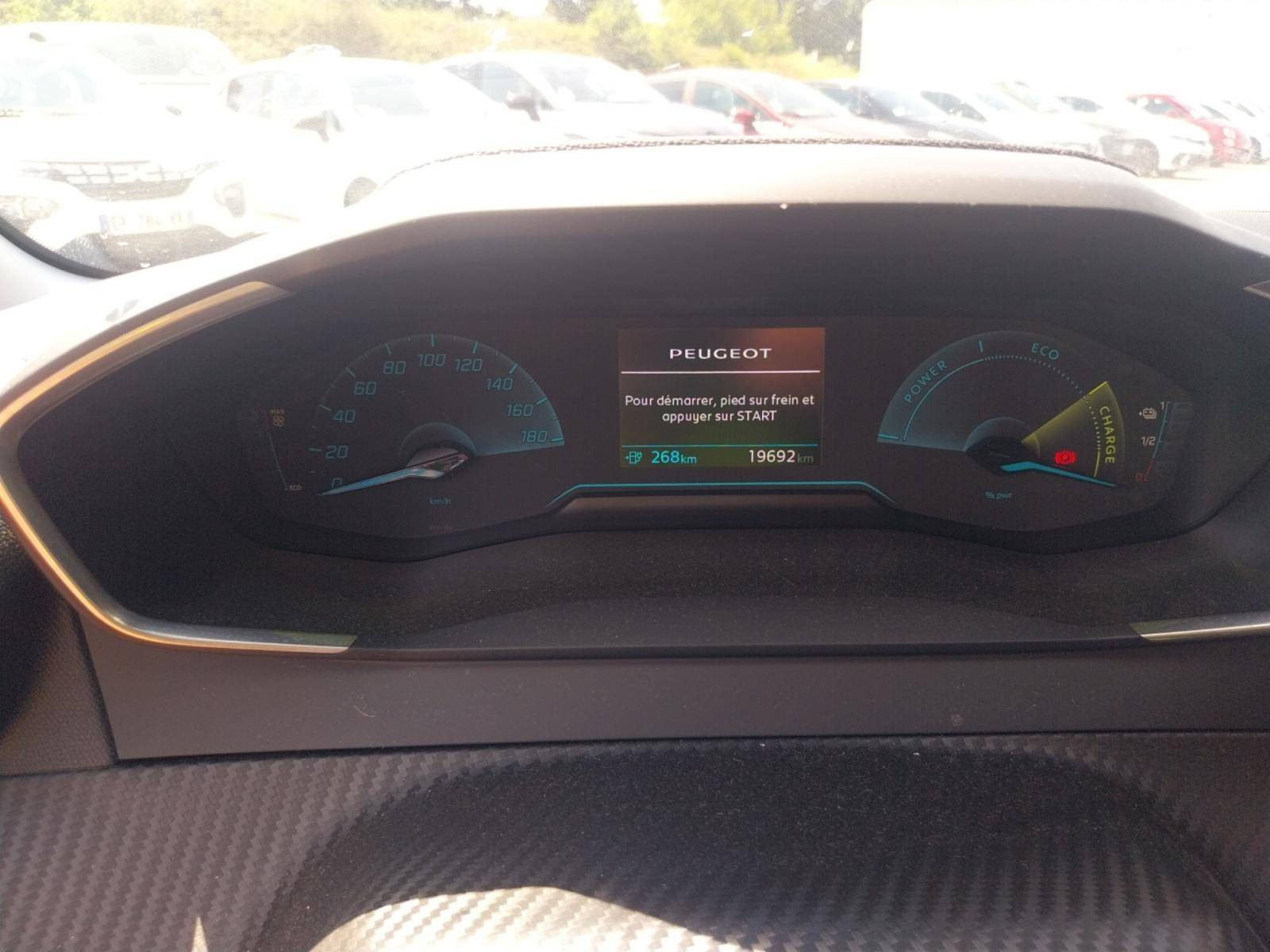 Vente en ligne Peugeot E-208  50 kWh 136ch au prix de 14 990 €