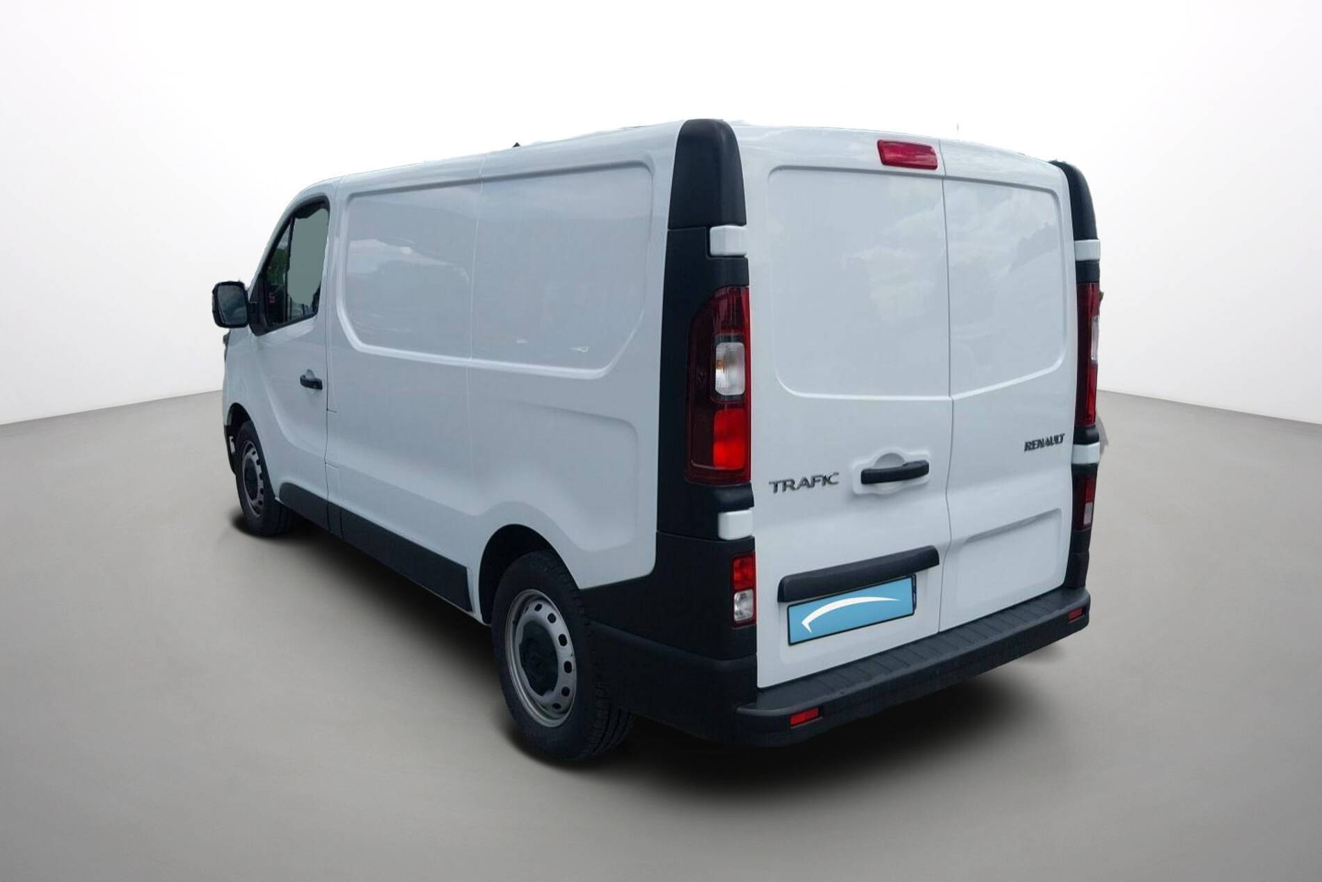 Vente en ligne Renault Trafic 3 Fourgon TRAFIC FG BLUE DCI 130 L1H1 3T GSR2 au prix de 23 990 €