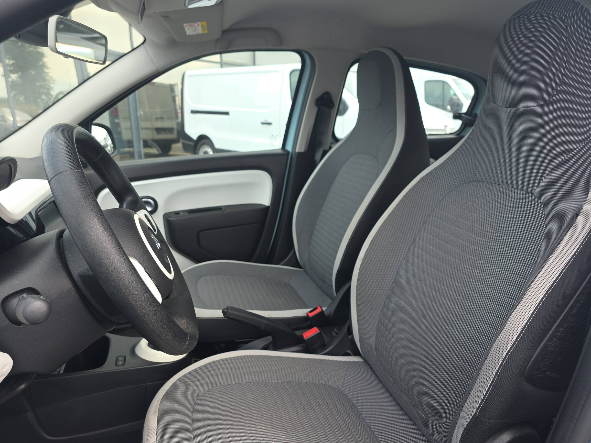 Vente en ligne Renault Twingo Electrique Twingo III E-Tech au prix de 11 990 €
