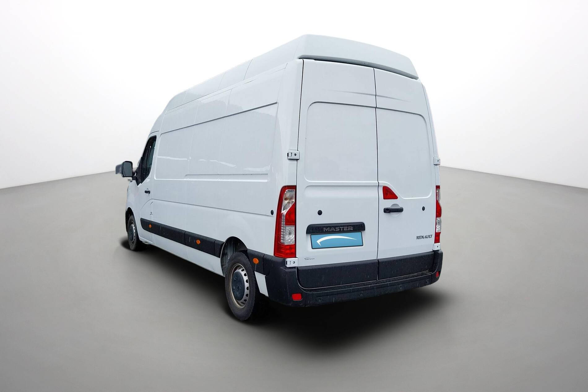 Vente en ligne Renault Master Fourgon MASTER FGN TRAC F3500 L3H3 BLUE DCI 135 au prix de 28 990 €