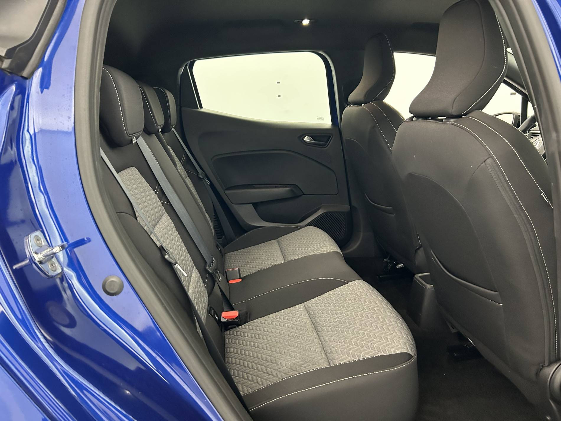 Vente en ligne Renault Clio 5 Clio E-Tech 140 - 21N au prix de 14 990 €