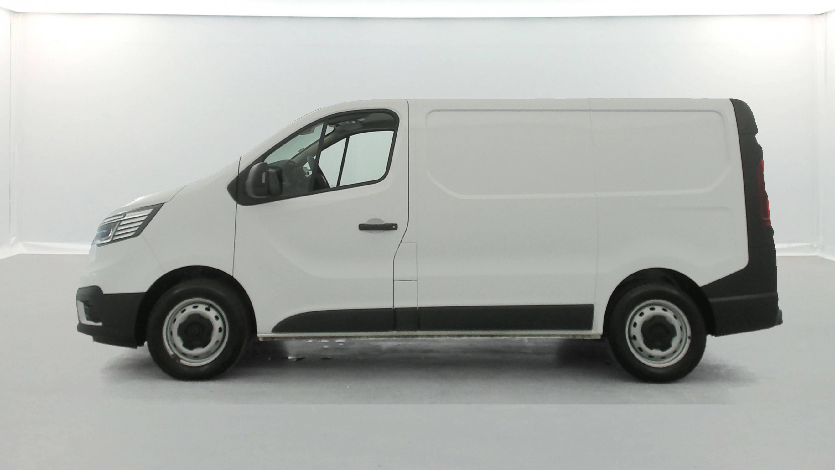 Vente en ligne Renault Trafic 3 Fourgon TRAFIC FGN L1H1 2800 KG BLUE DCI 110 au prix de 17 790 €