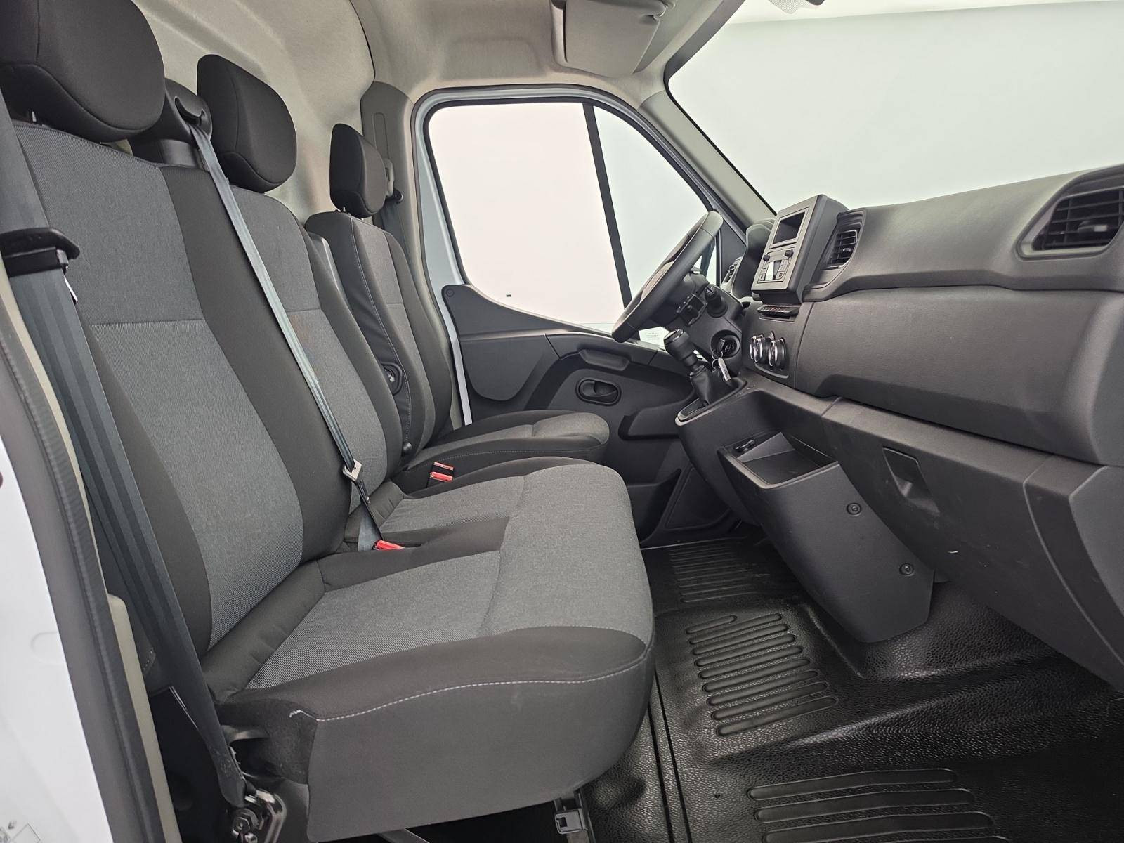 Vente en ligne Renault Master Fourgon MASTER FGN TRAC F3500 L3H3 BLUE DCI 135 au prix de 26 990 €