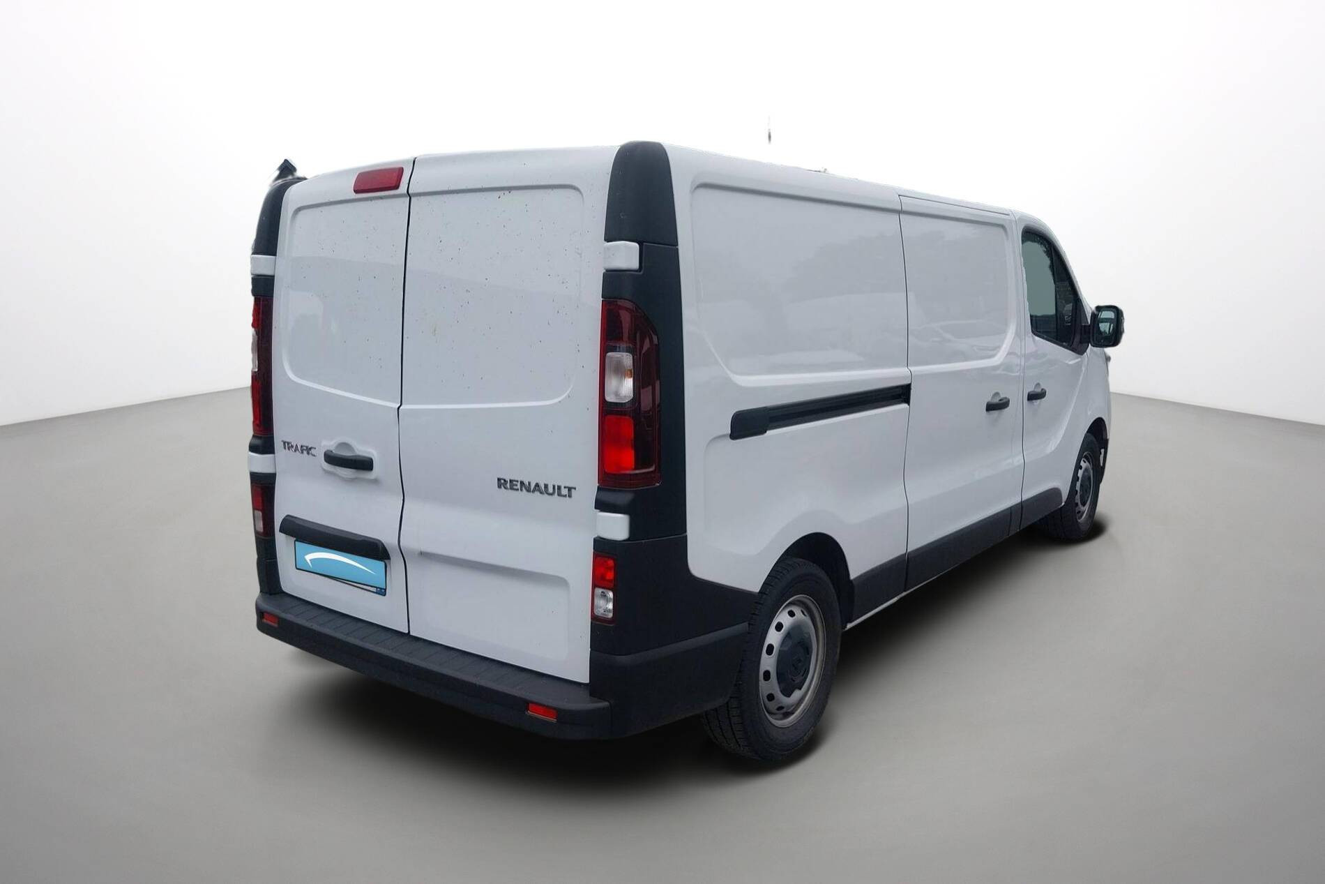 Vente en ligne Renault Trafic 3 Fourgon TRAFIC FGN L2H1 3000 KG BLUE DCI 130 au prix de 22 990 €