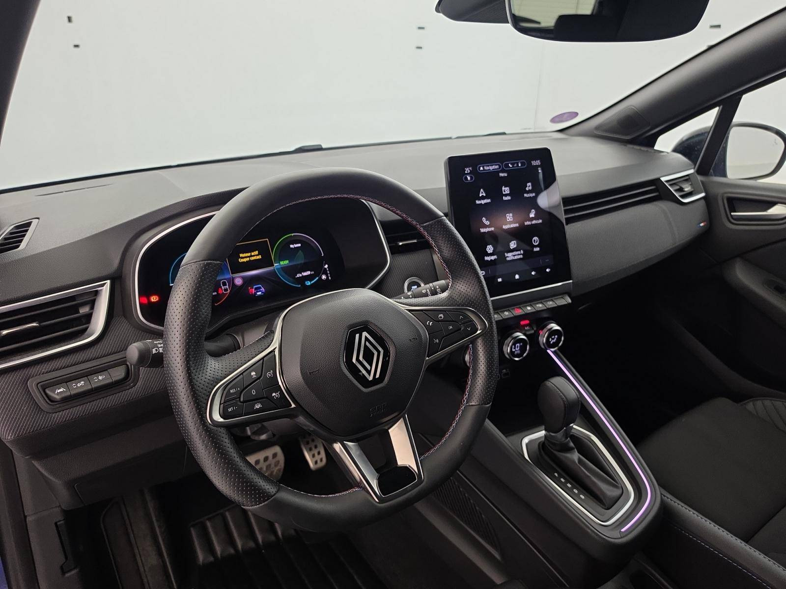 Vente en ligne Renault Clio 5 Clio E-Tech full hybrid 145 au prix de 21 990 €