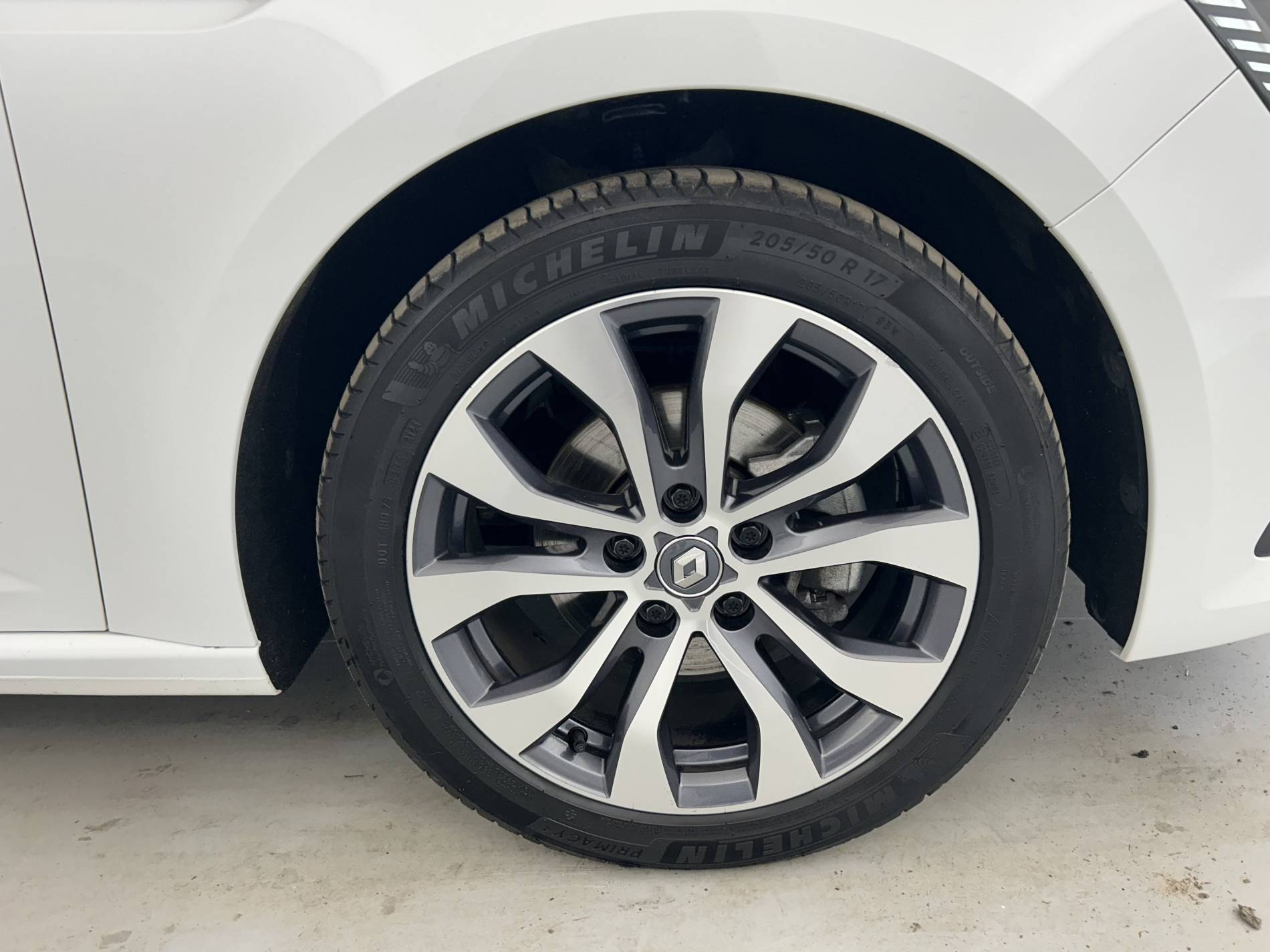 Vente en ligne Renault Megane 4  TCe 140 EDC au prix de 20 697 €
