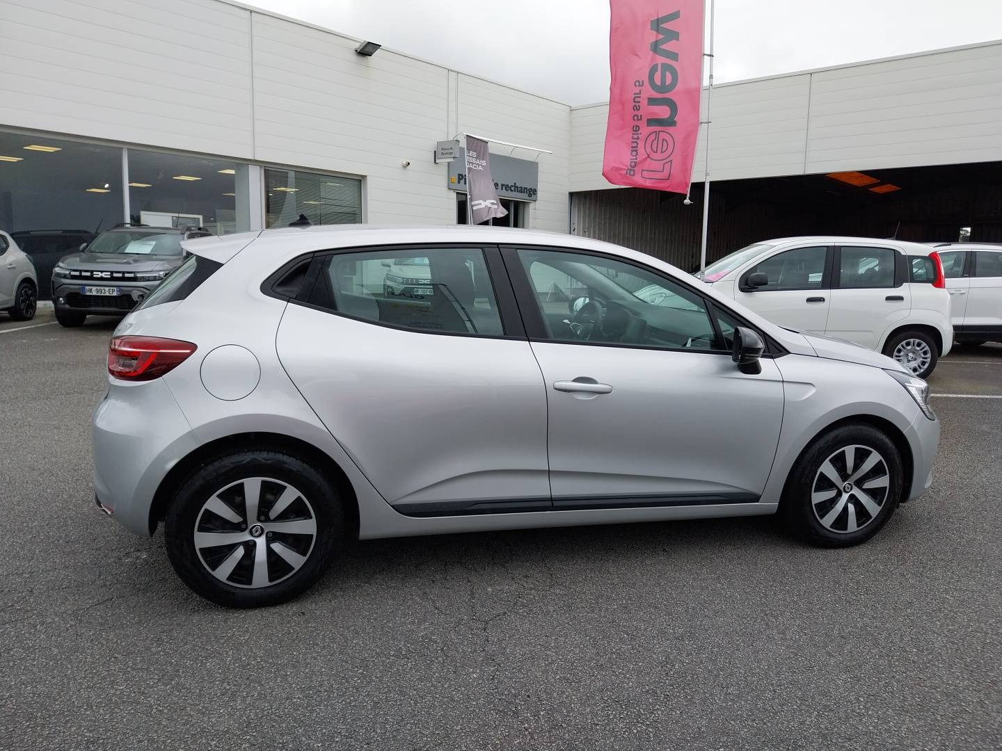 Vente en ligne Renault Clio 5 Clio TCe 90 au prix de 13 990 €