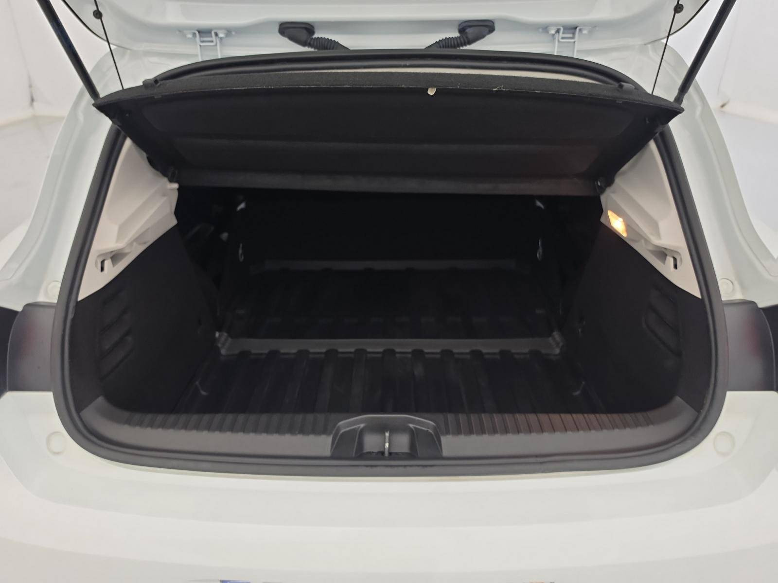 Vente en ligne Renault Clio 5 CLIO SOCIETE BLUE DCI 100 - 21N au prix de 11 990 €