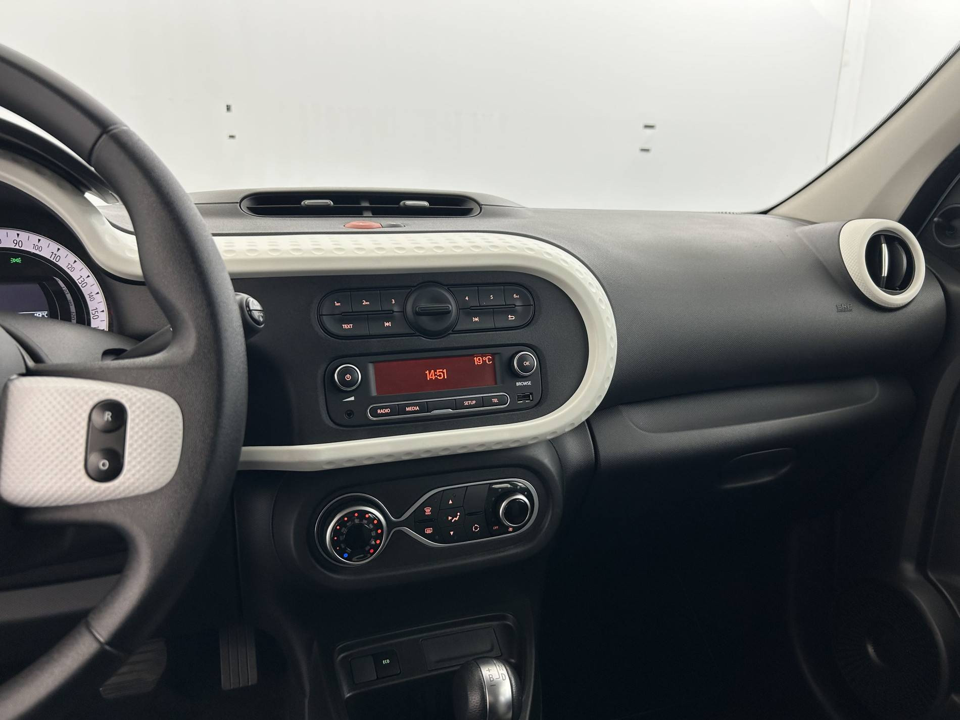 Vente en ligne Renault Twingo Electrique Twingo III E-Tech au prix de 11 990 €