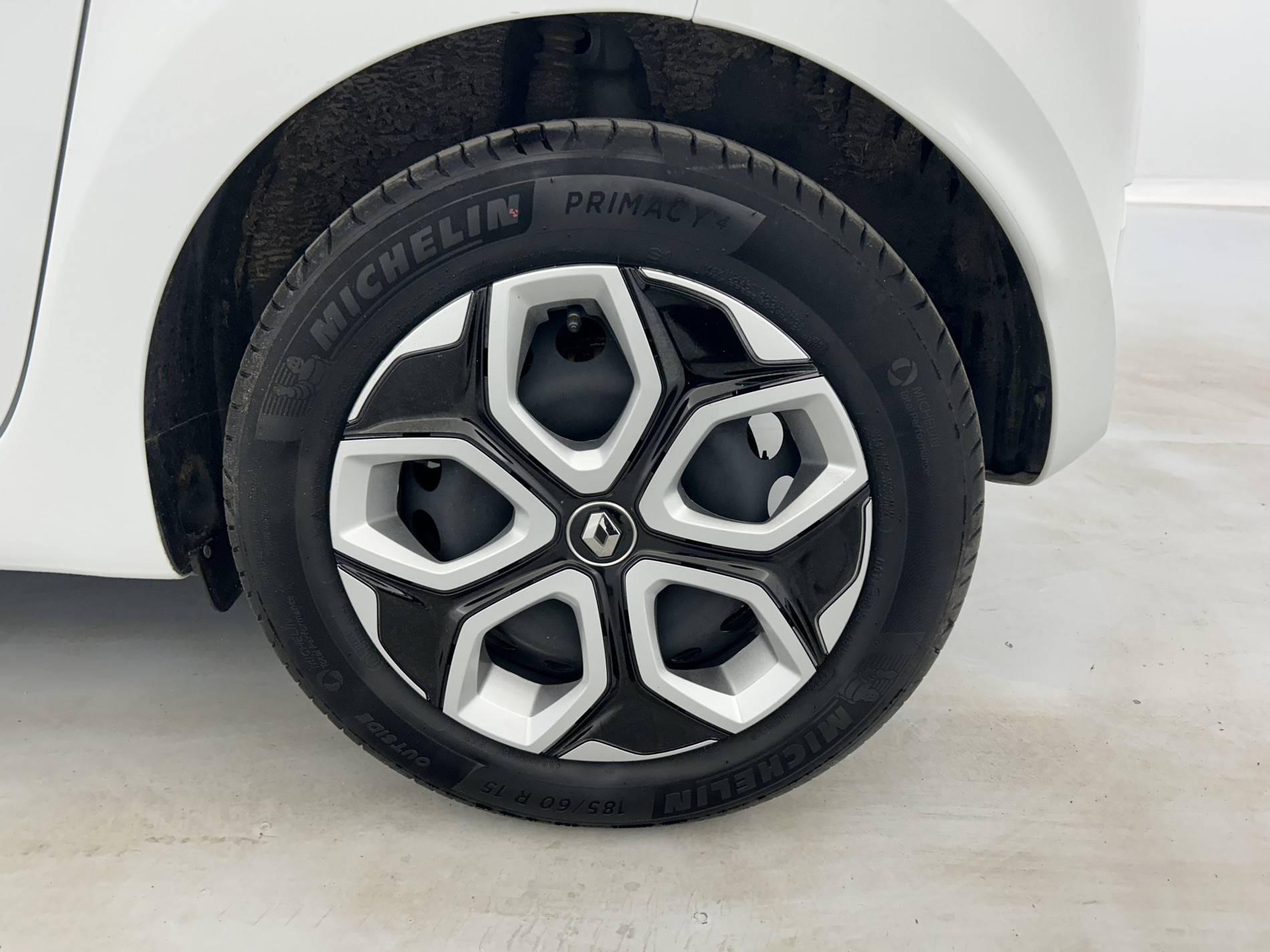 Vente en ligne Renault Twingo Electrique Twingo III E-Tech au prix de 12 490 €