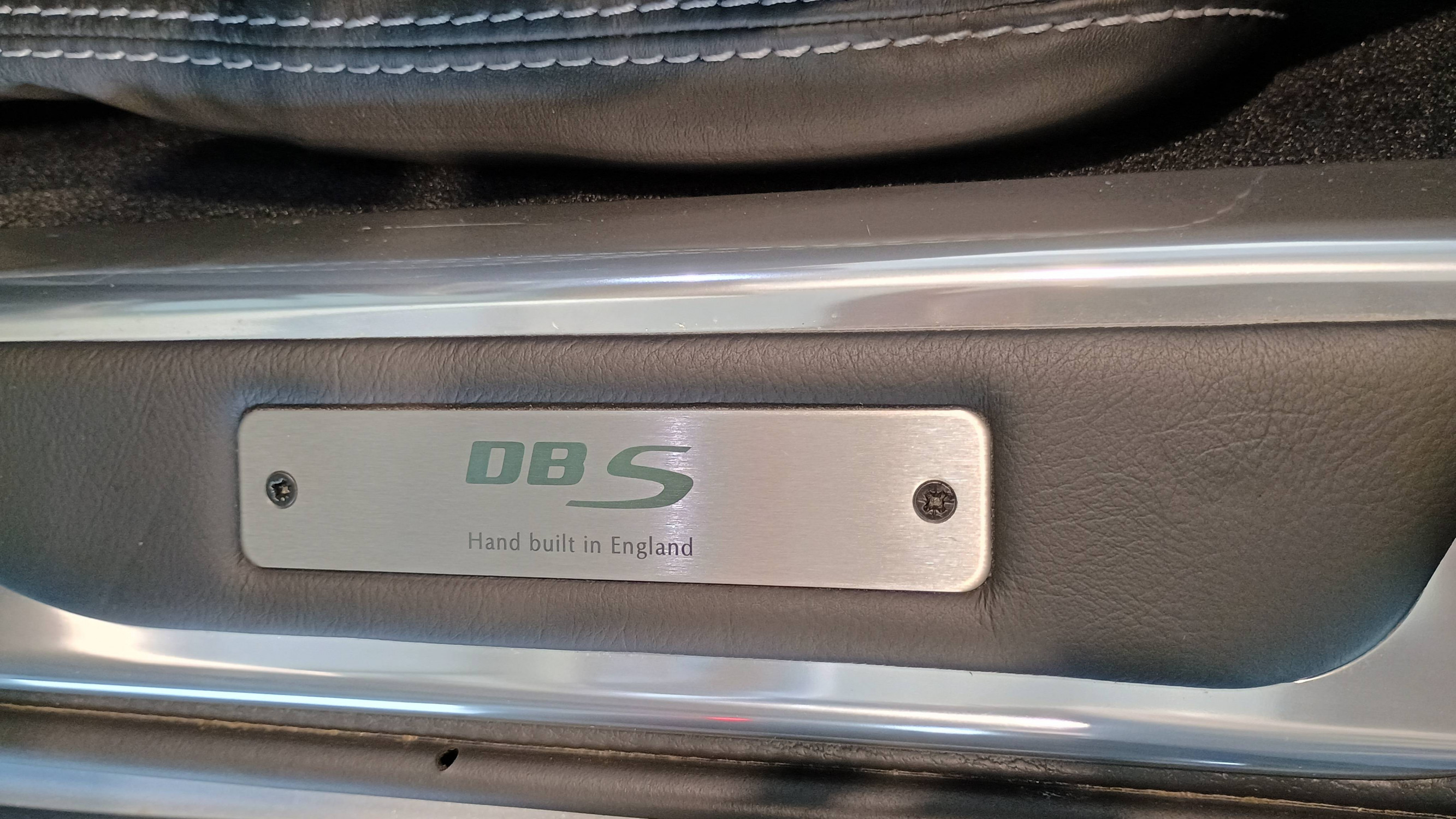 Vente en ligne Aston Martin DBS DBS au prix de 119 990 €