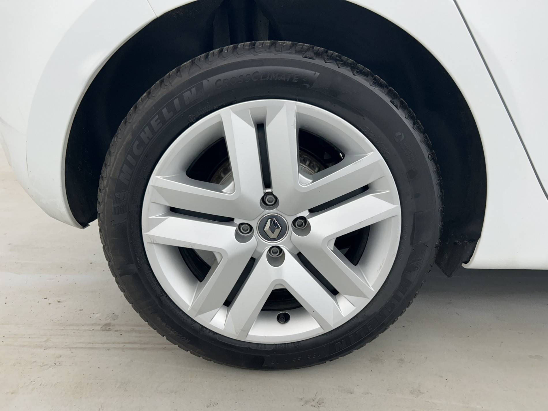 Vente en ligne Renault Clio 5 Clio Blue dCi 100 - 21N au prix de 13 890 €