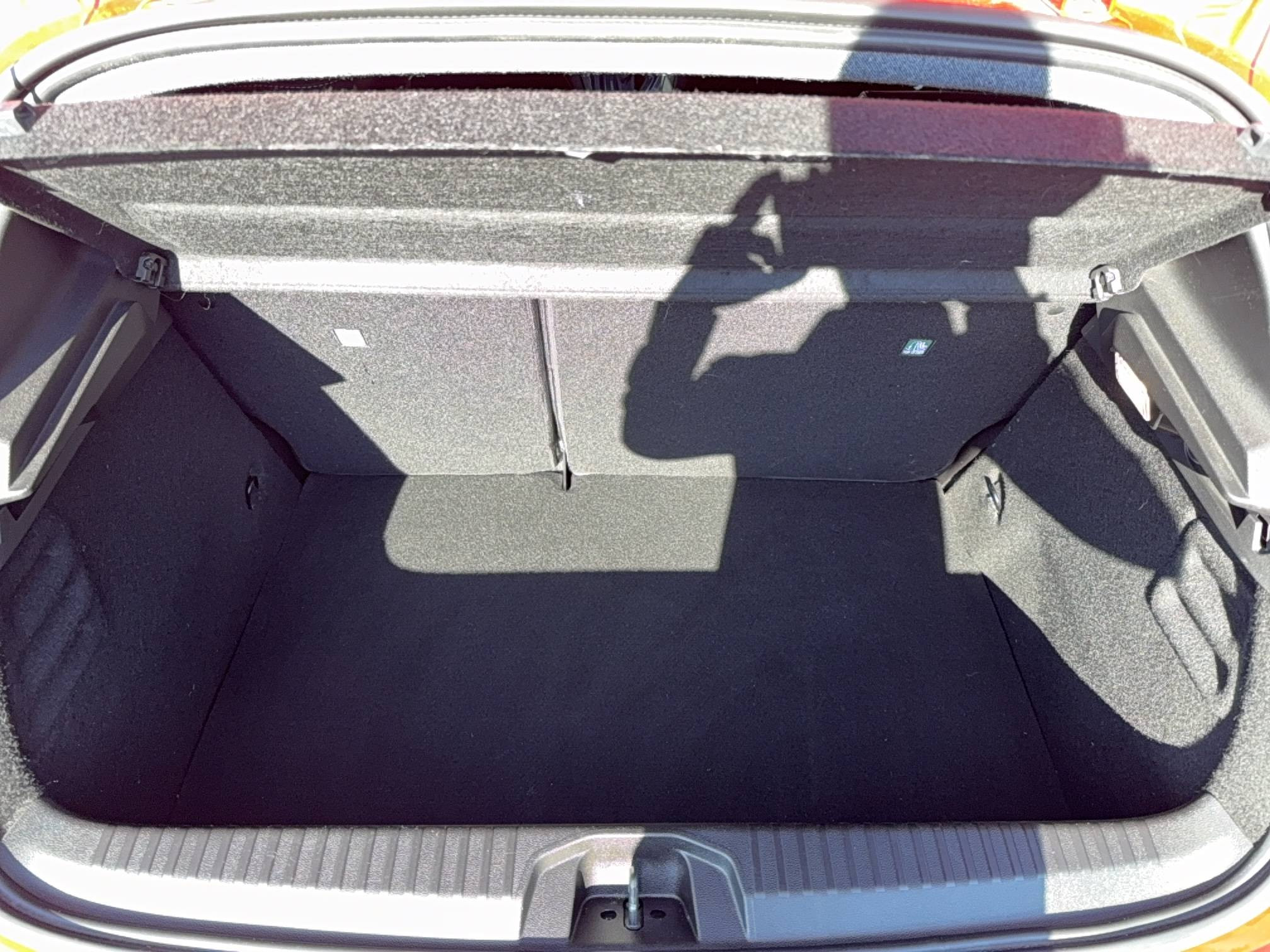 Vente en ligne Renault Clio 5 Clio E-Tech full hybrid 145 au prix de 17 990 €