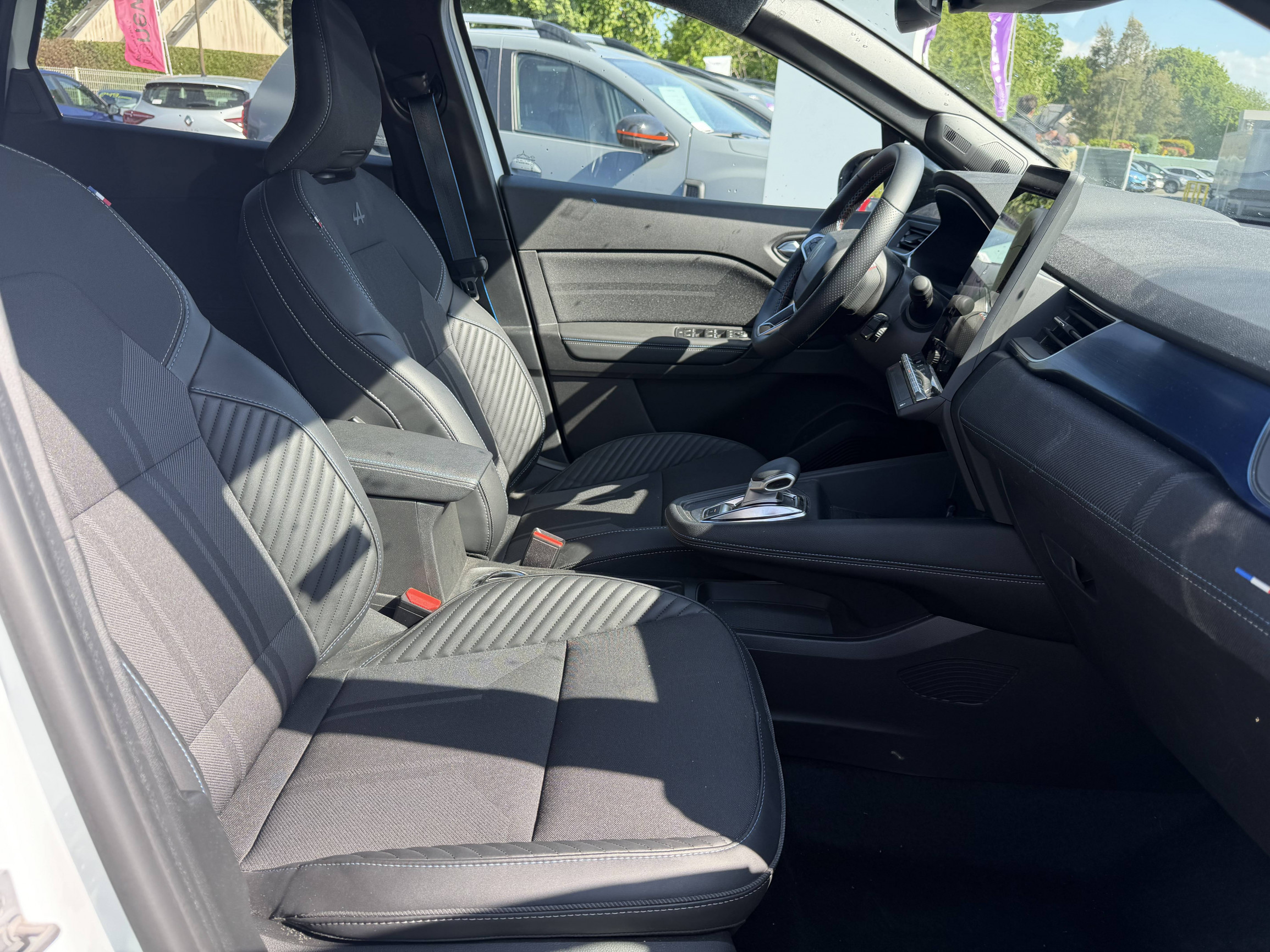 Vente en ligne Renault Symbioz  E-Tech full hybrid 145 au prix de 29 490 €