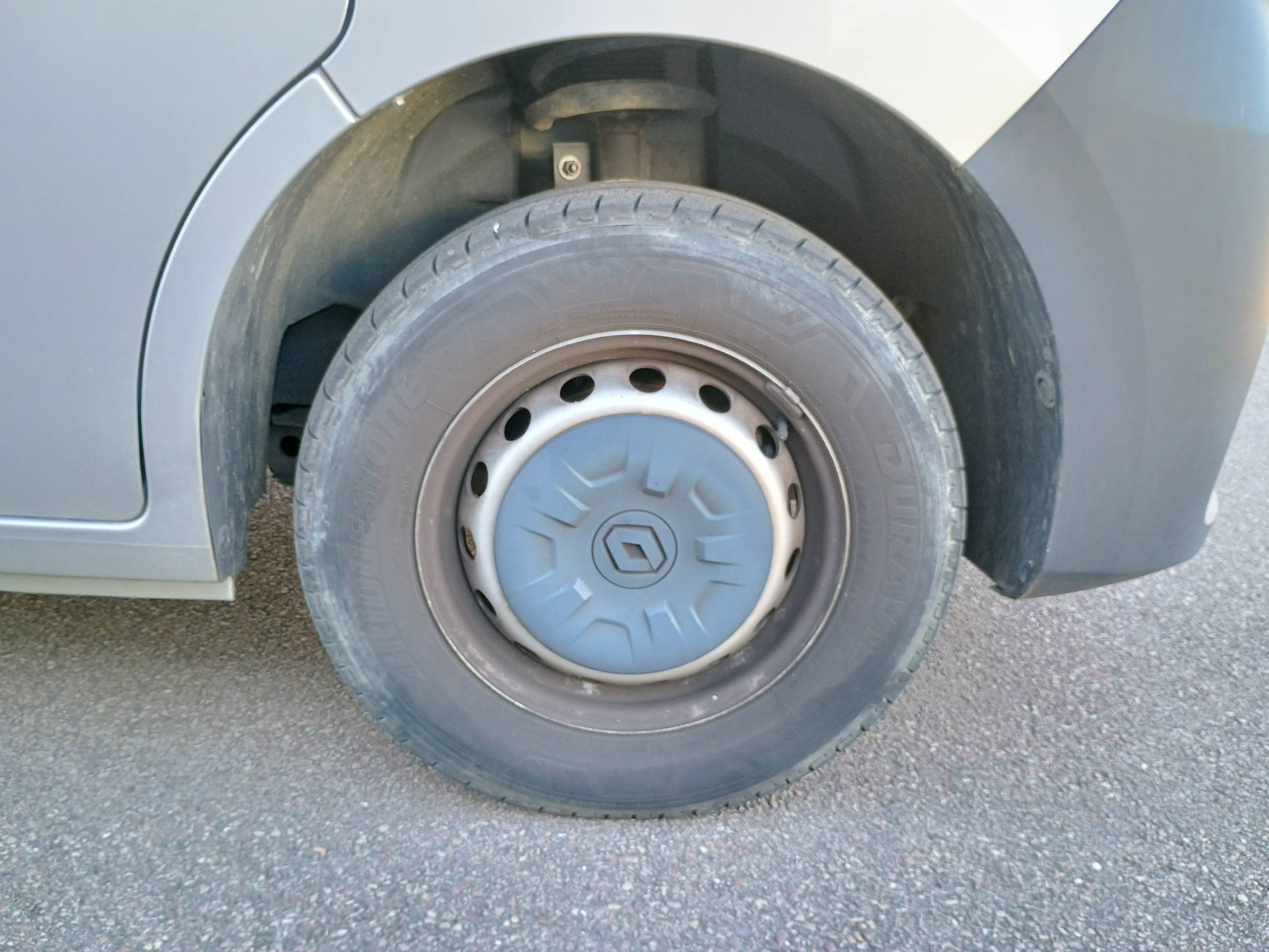Vente en ligne Renault Master Fourgon MASTER FGN TRAC F3500 L2H2 BLUE DCI 180 au prix de 27 991 €