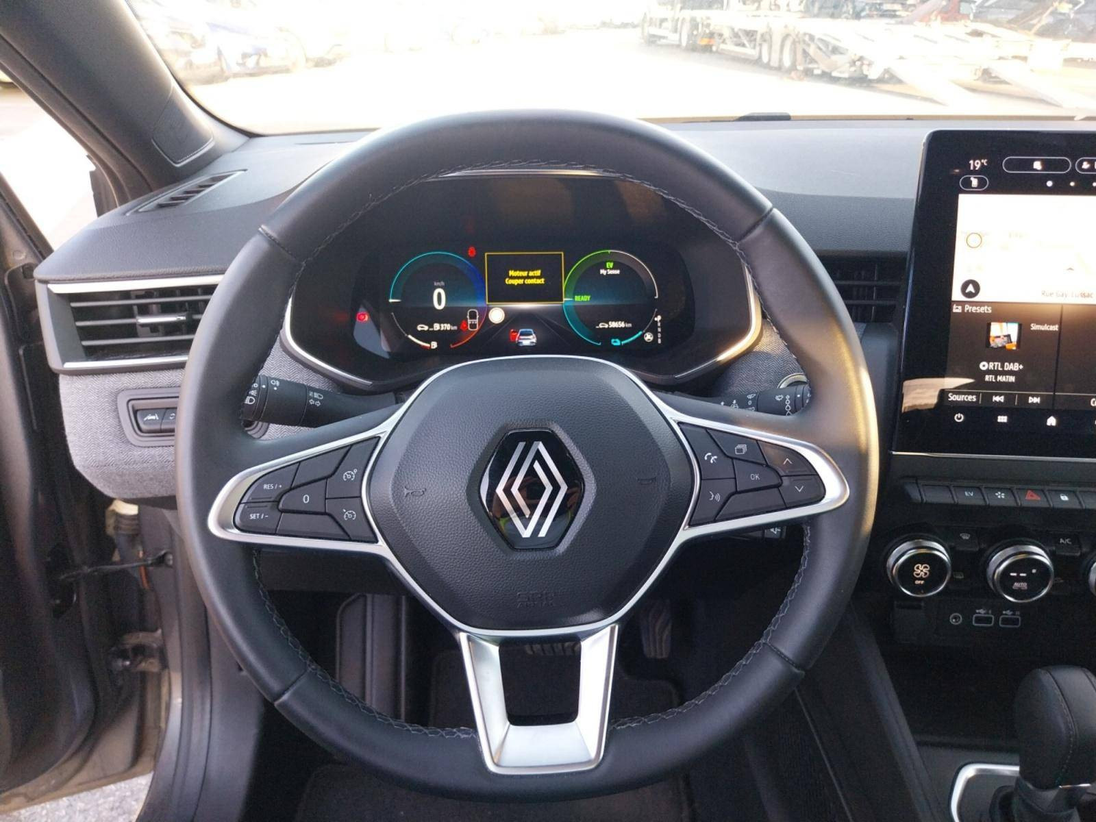 Vente en ligne Renault Clio 5 Clio E-Tech full hybrid 145 au prix de 17 590 €