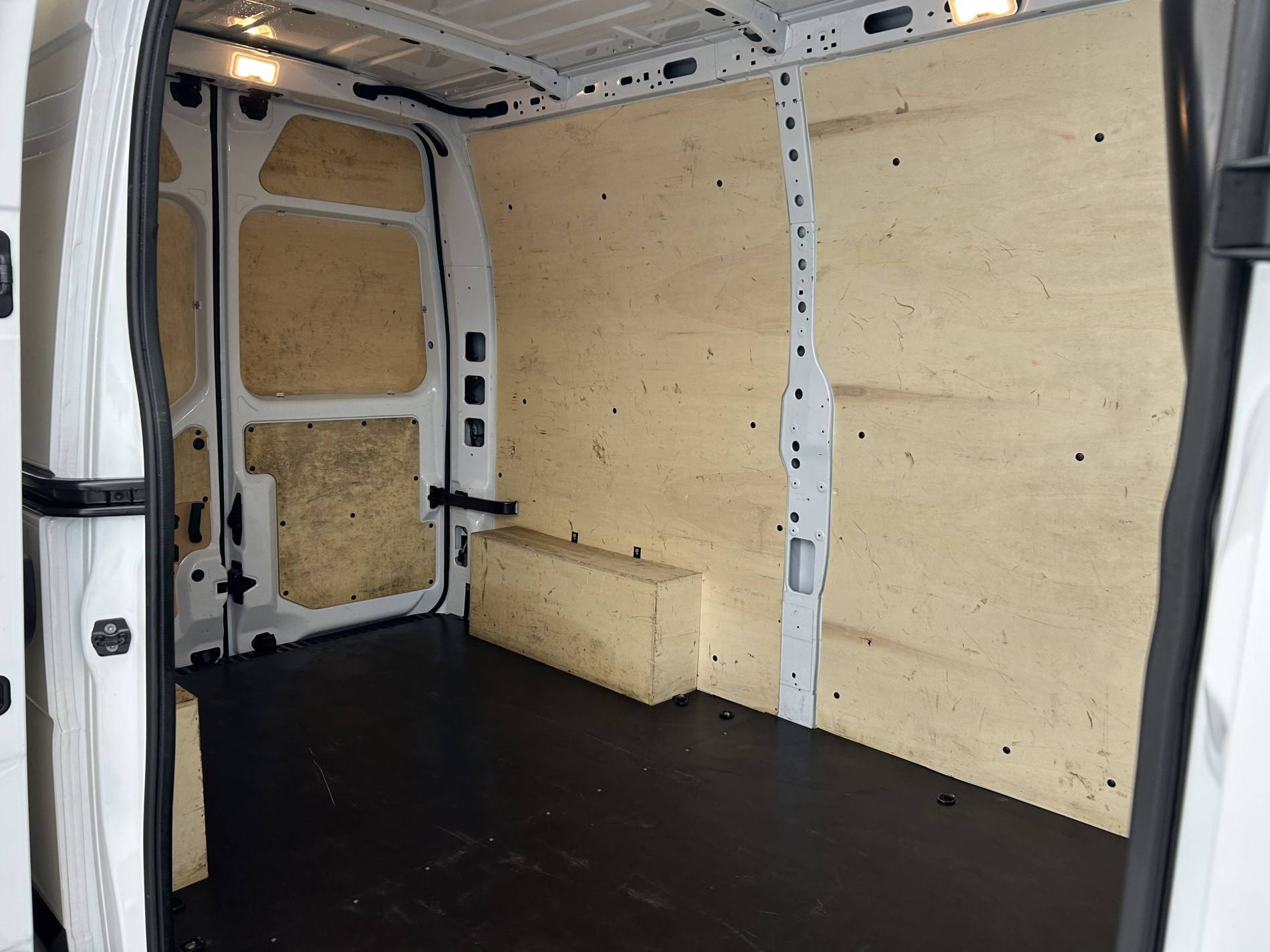 Vente en ligne Renault Master Fourgon MASTER FGN TRAC F3500 L2H2 BLUE DCI 135 au prix de 27 990 €