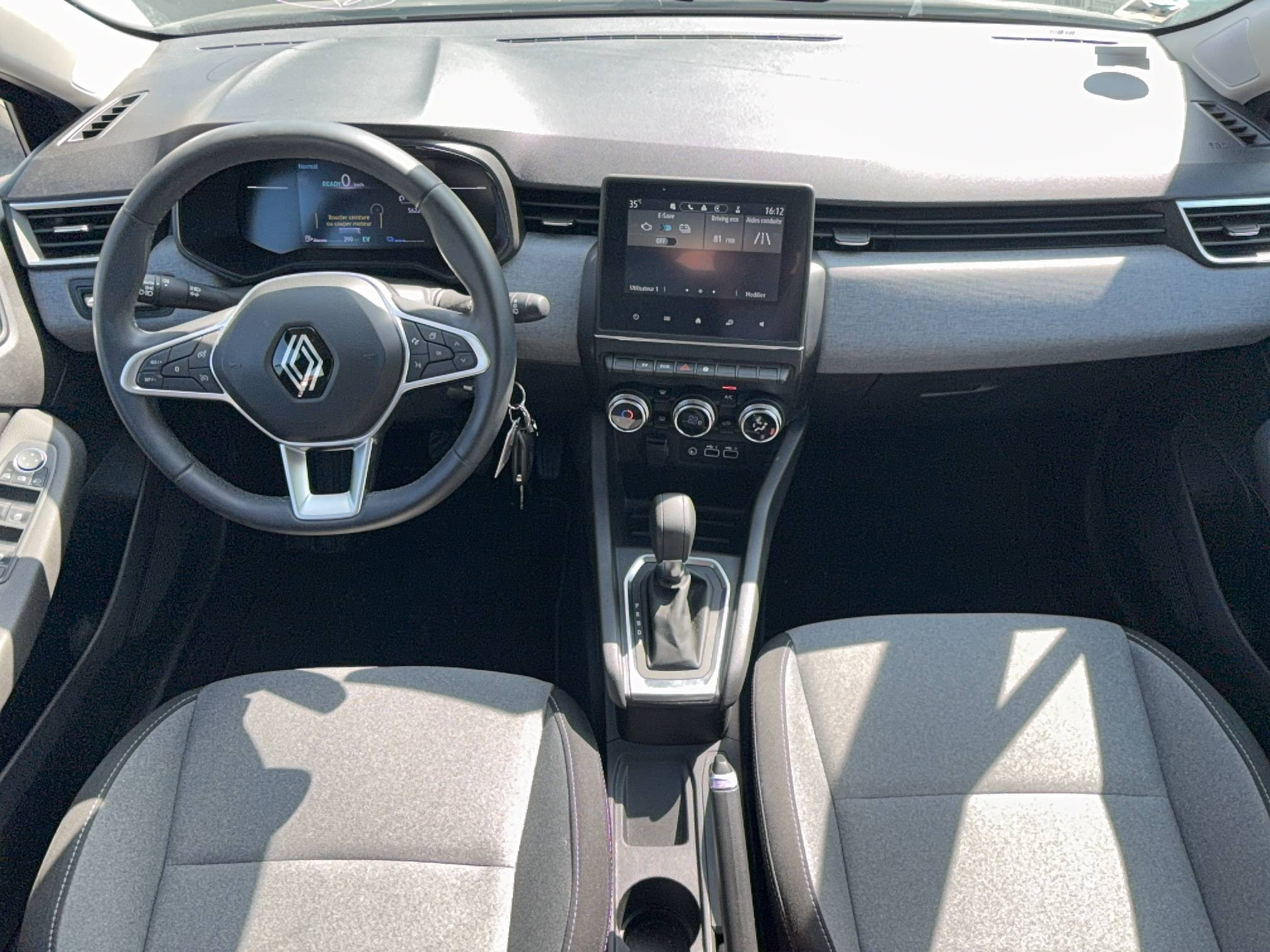 Vente en ligne Renault Clio 5 Clio E-Tech full hybrid 145 au prix de 16 490 €