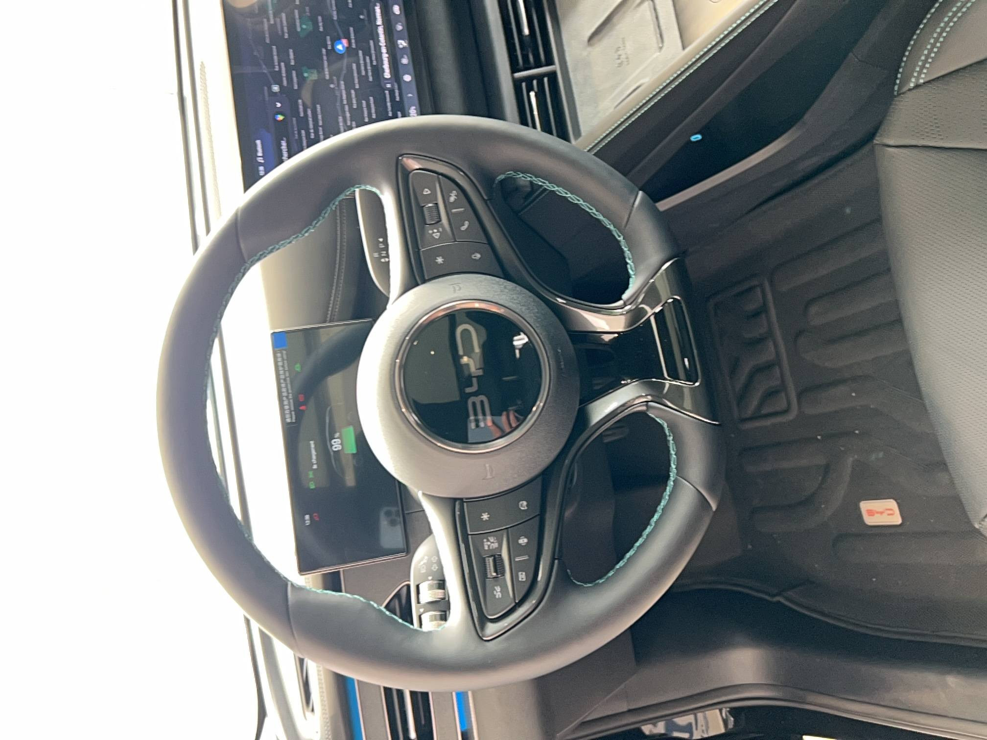 Vente en ligne Byd Seal 6 DM-i Touring  1.5l DM-i 156 kW PHEV au prix de 35 590 €