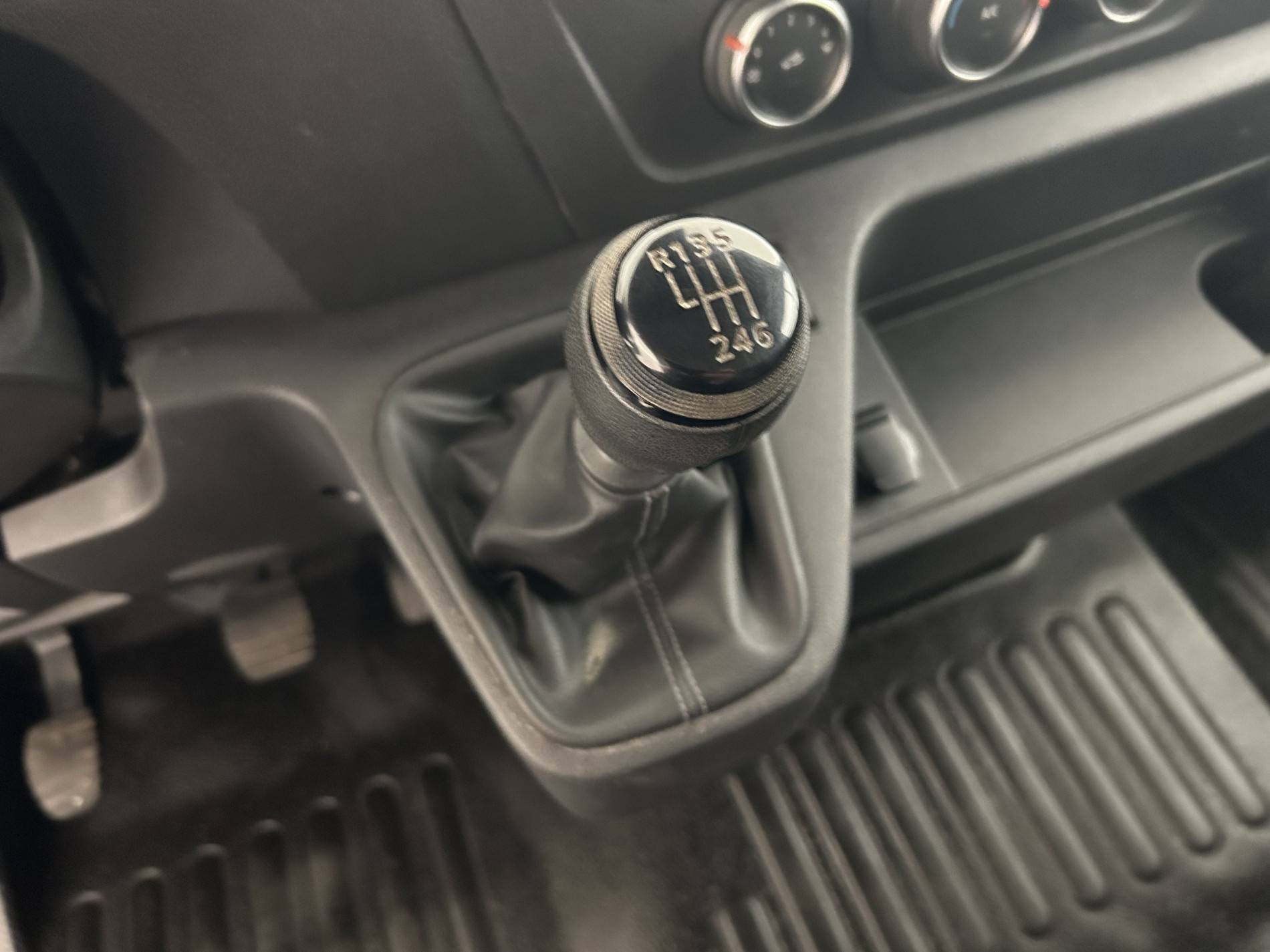 Vente en ligne Renault Master Fourgon MASTER FGN TRAC F3300 L2H2 BLUE DCI 180 au prix de 21 890 €