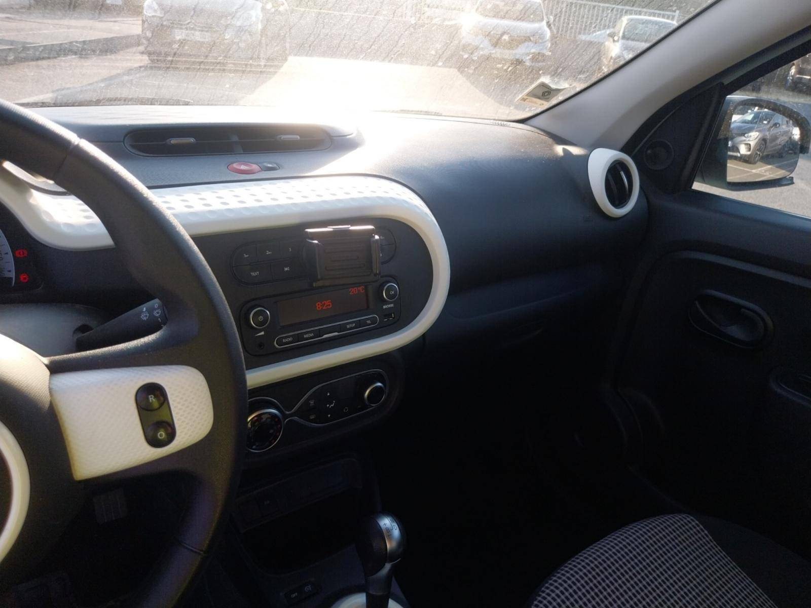 Vente en ligne Renault Twingo Electrique Twingo III E-Tech au prix de 13 490 €