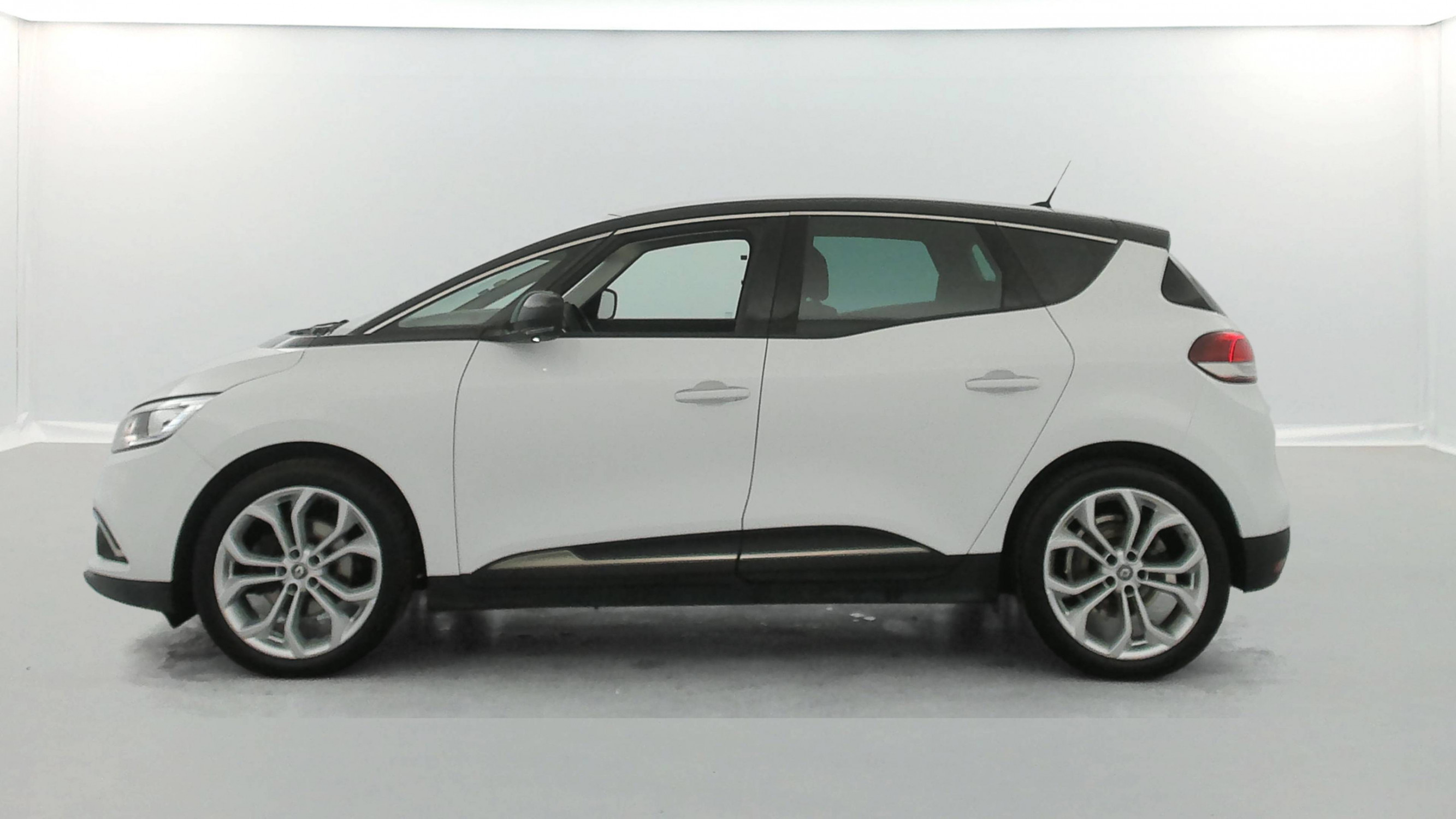 Vente en ligne Renault Scenic 4 Scenic dCi 110 Energy au prix de 12 490 €