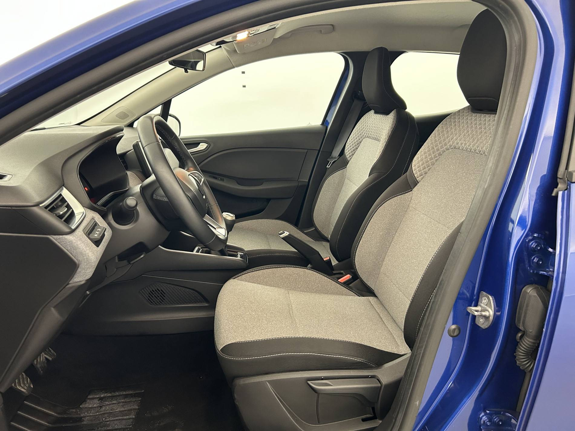 Vente en ligne Renault Clio 5 Clio TCe 90 au prix de 15 290 €