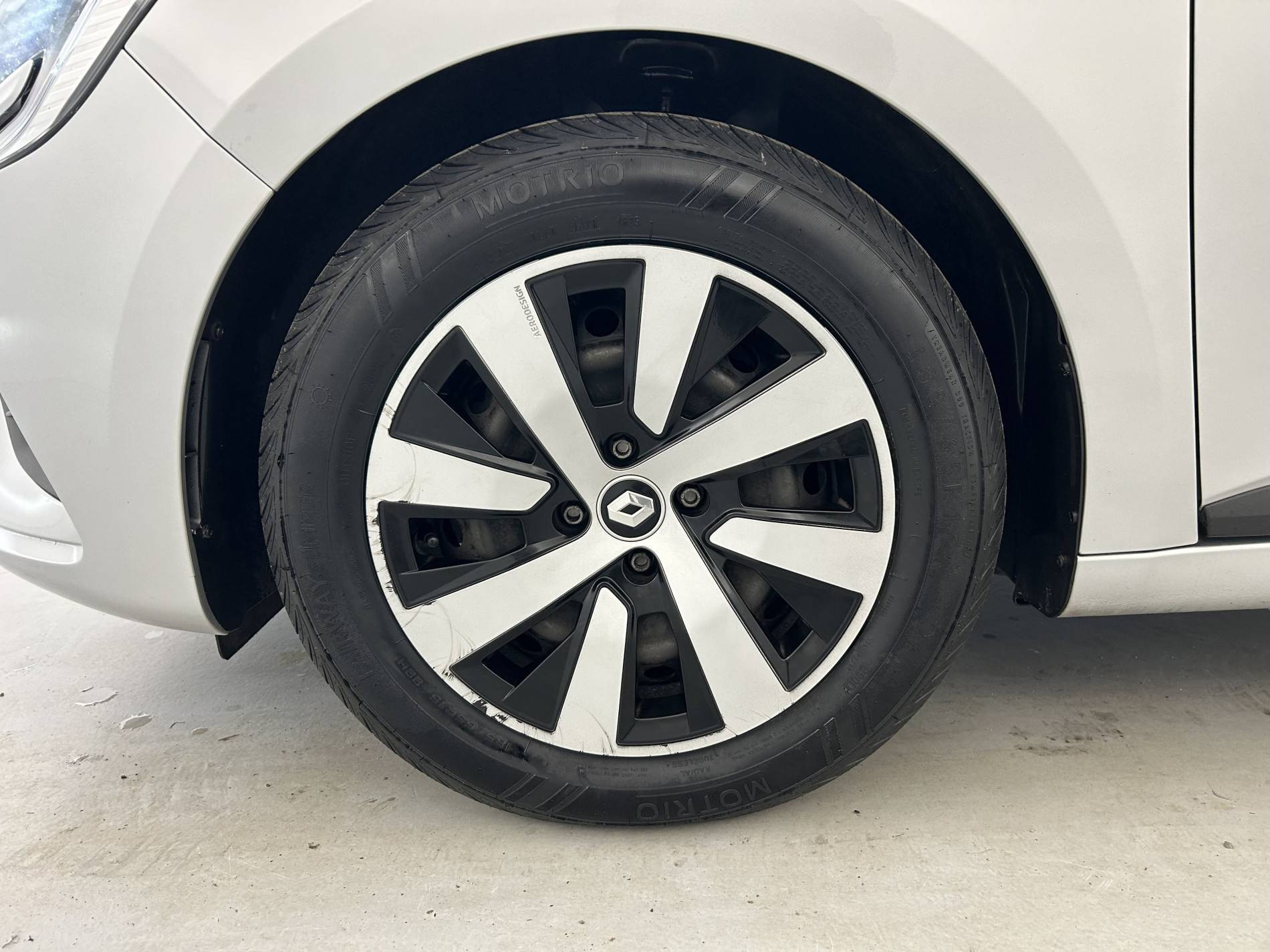 Vente en ligne Renault Clio 5 Clio TCe 90 au prix de 13 990 €