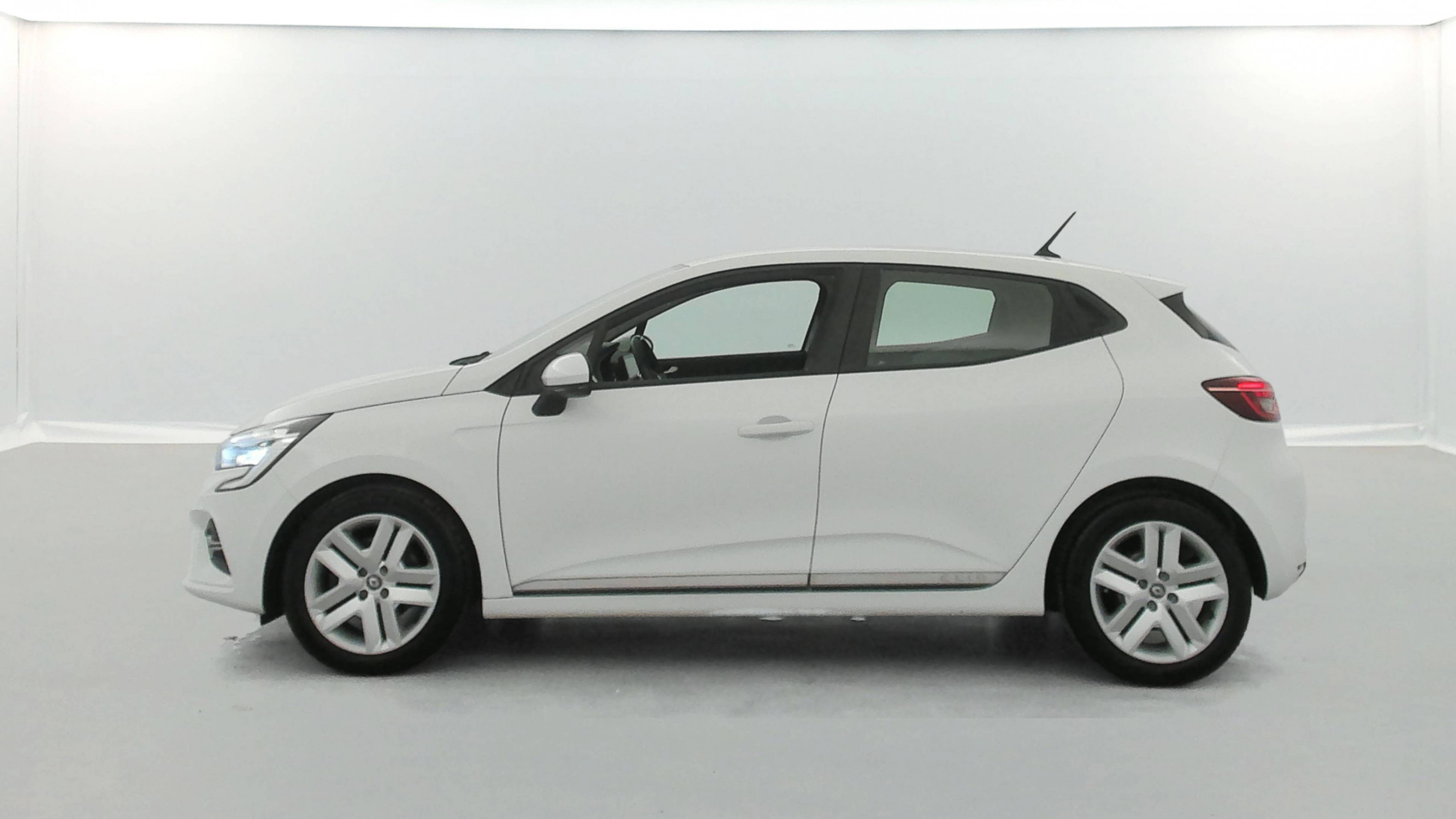 Vente en ligne Renault Clio 5 CLIO SOCIETE BLUE DCI 85 au prix de 11 790 €