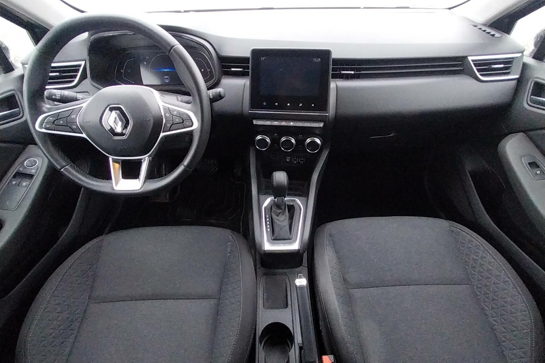 Vente en ligne Renault Clio 5 Clio E-Tech full hybrid 145 au prix de 14 990 €